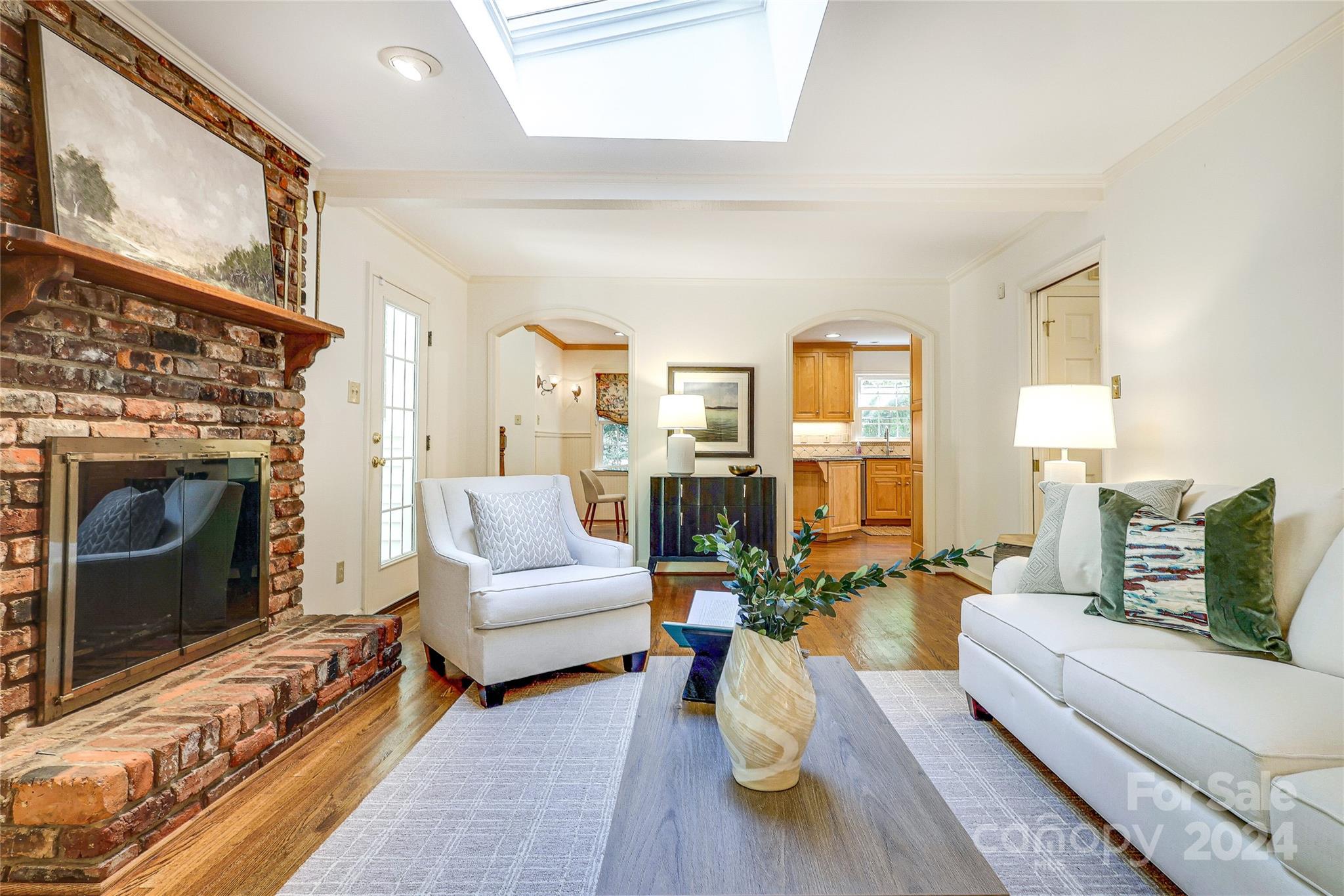 3127 Valencia Terrace