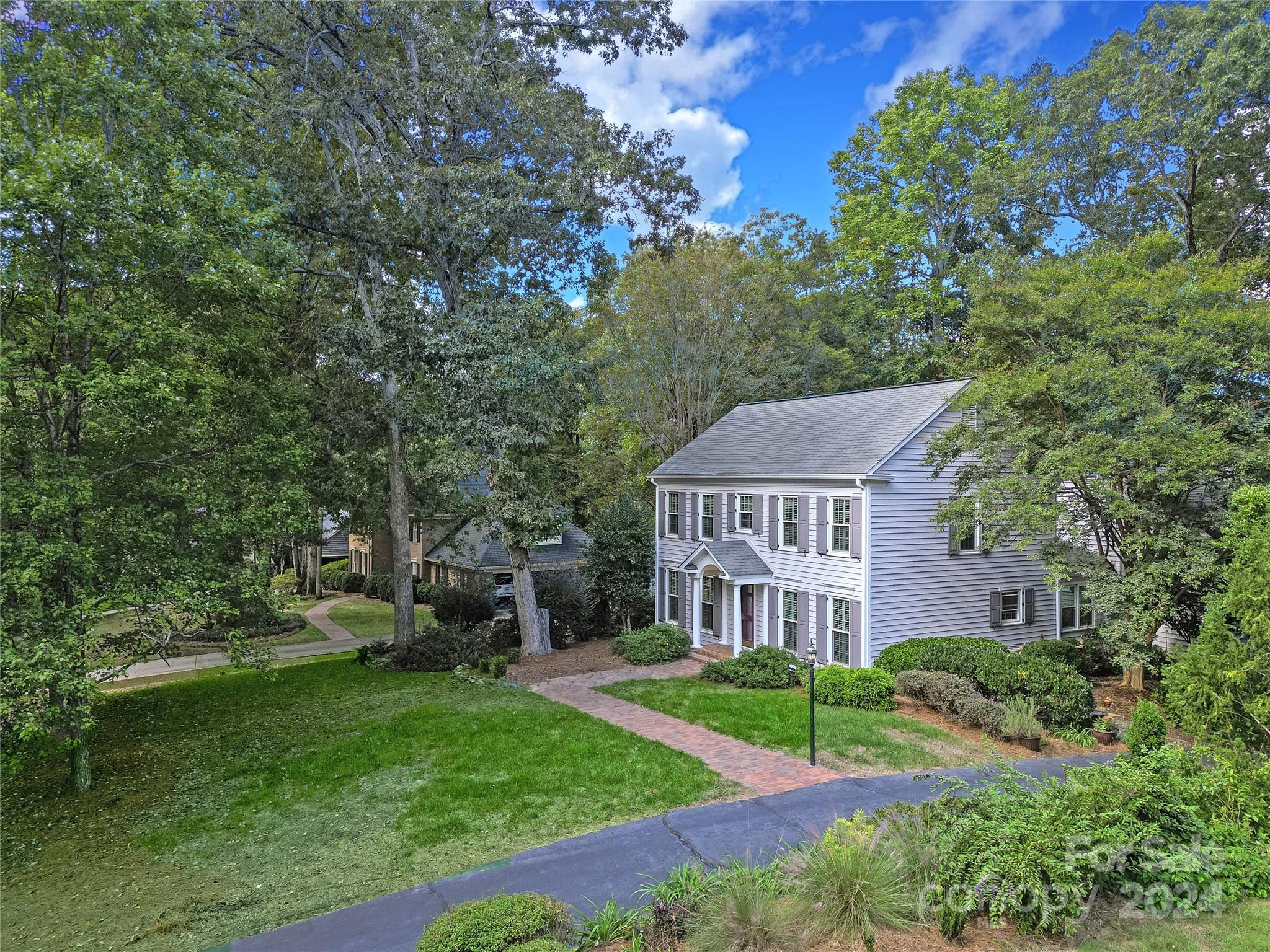 3127 Valencia Terrace