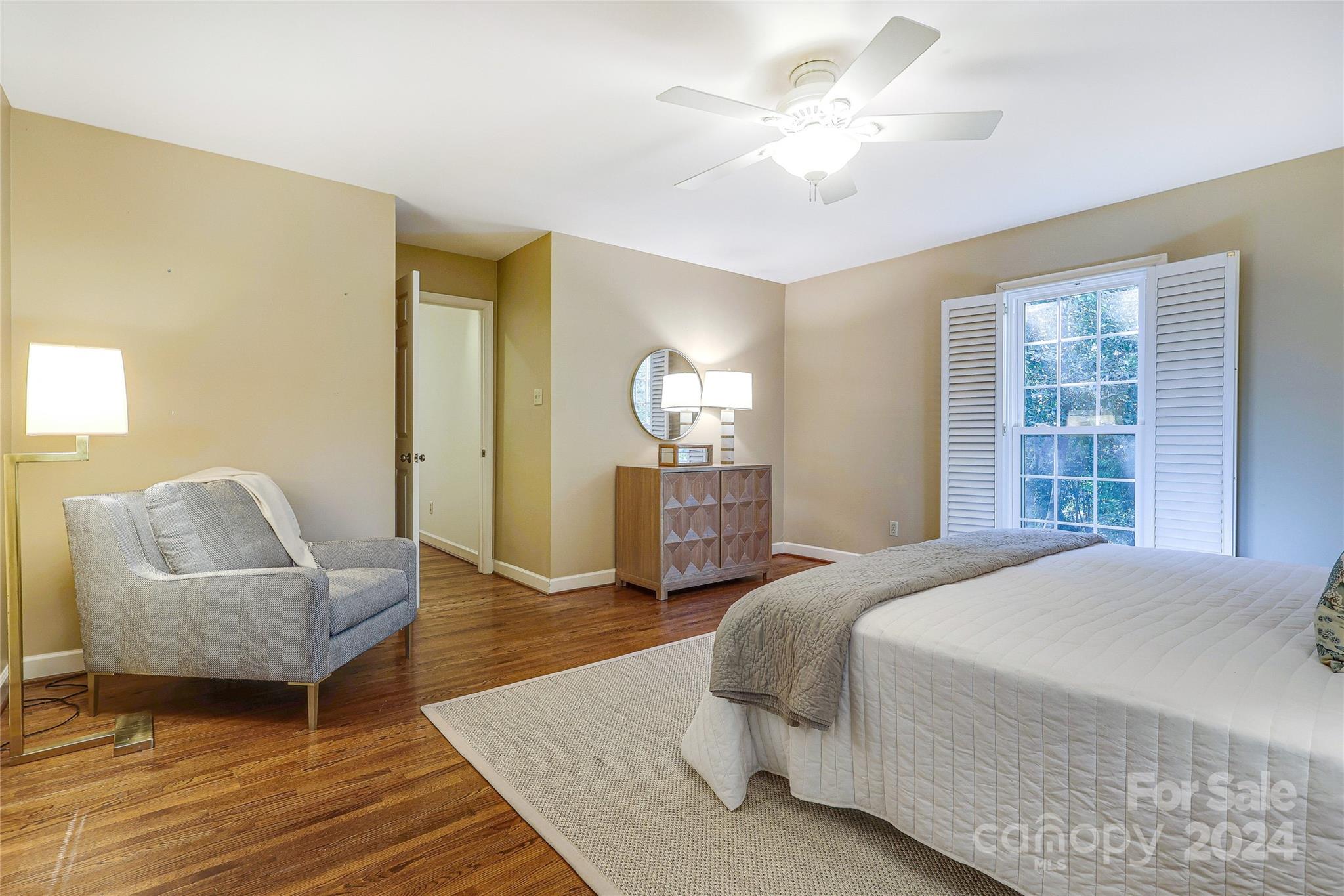 3127 Valencia Terrace