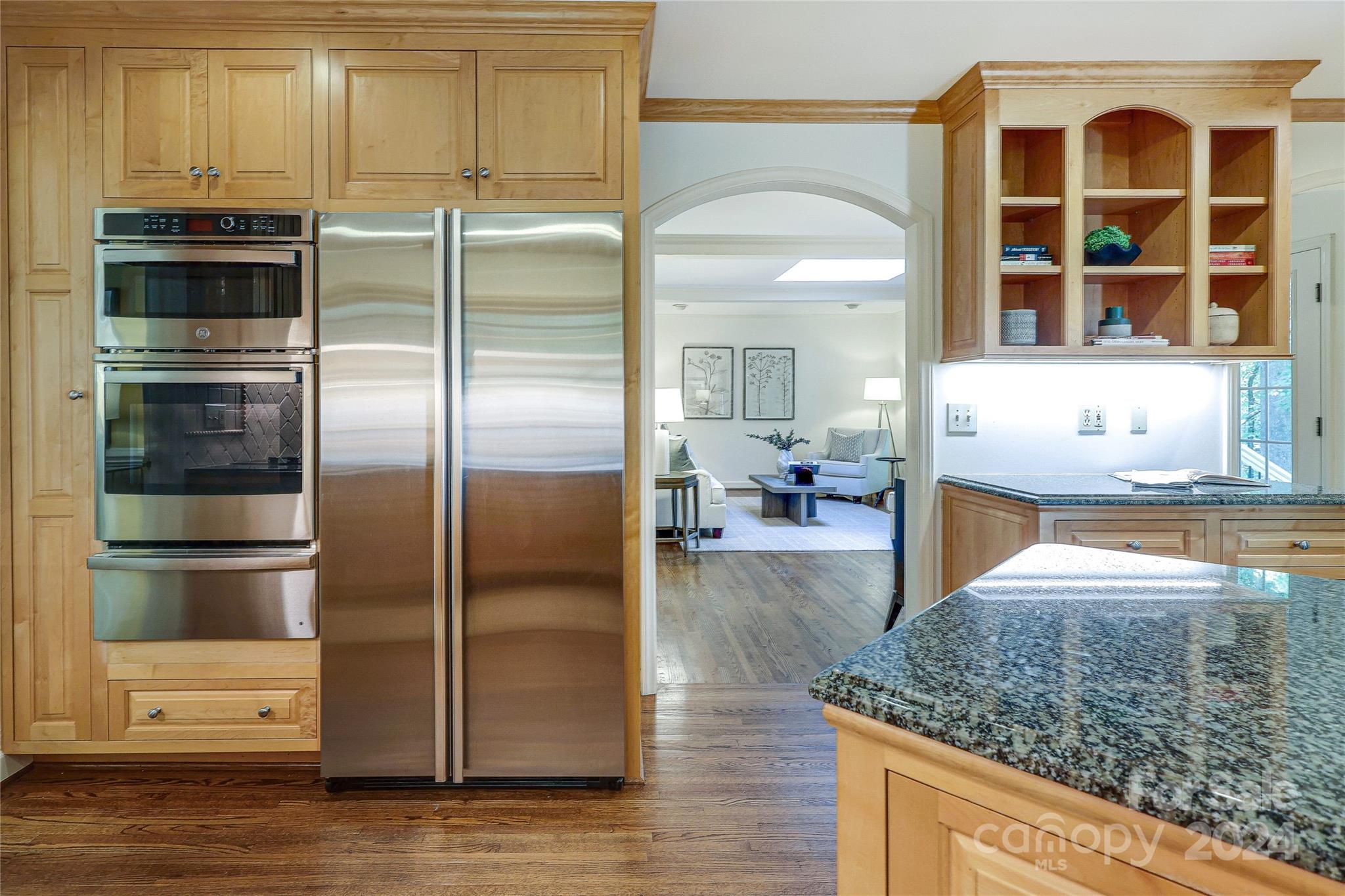 3127 Valencia Terrace