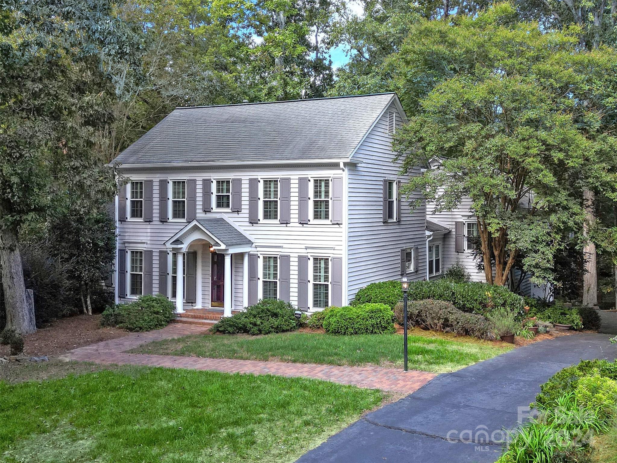 3127 Valencia Terrace