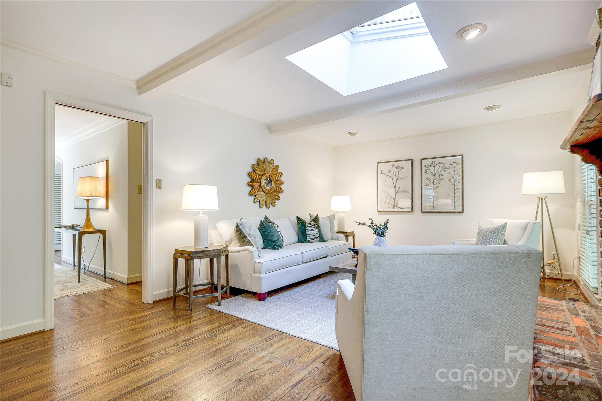 3127 Valencia Terrace