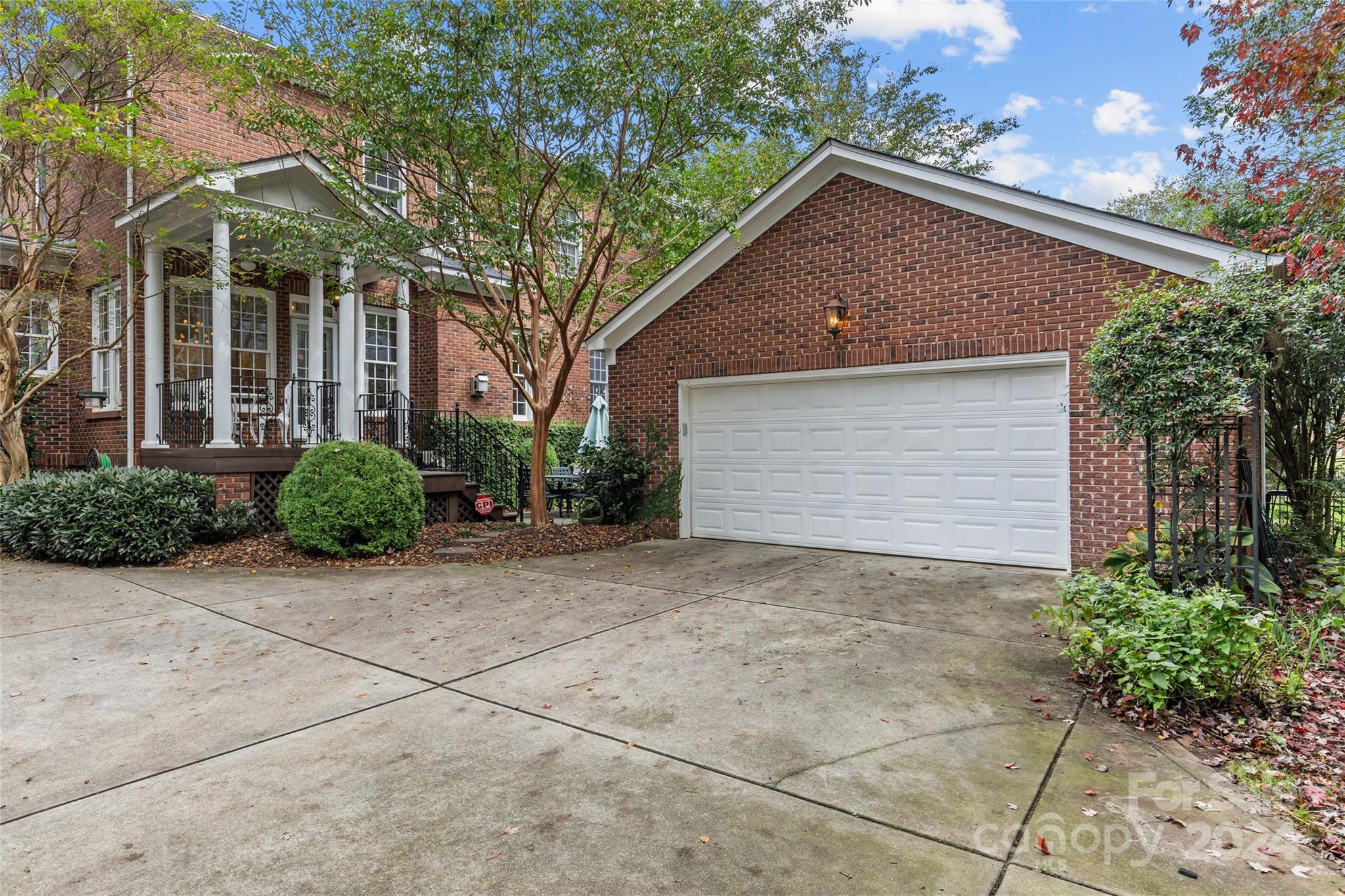 5122 Lady Fern Circle