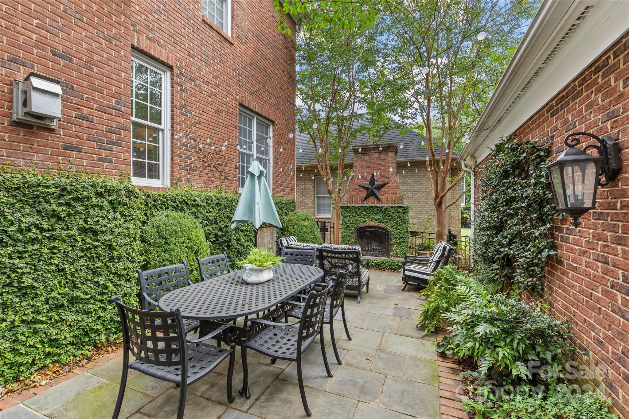5122 Lady Fern Circle