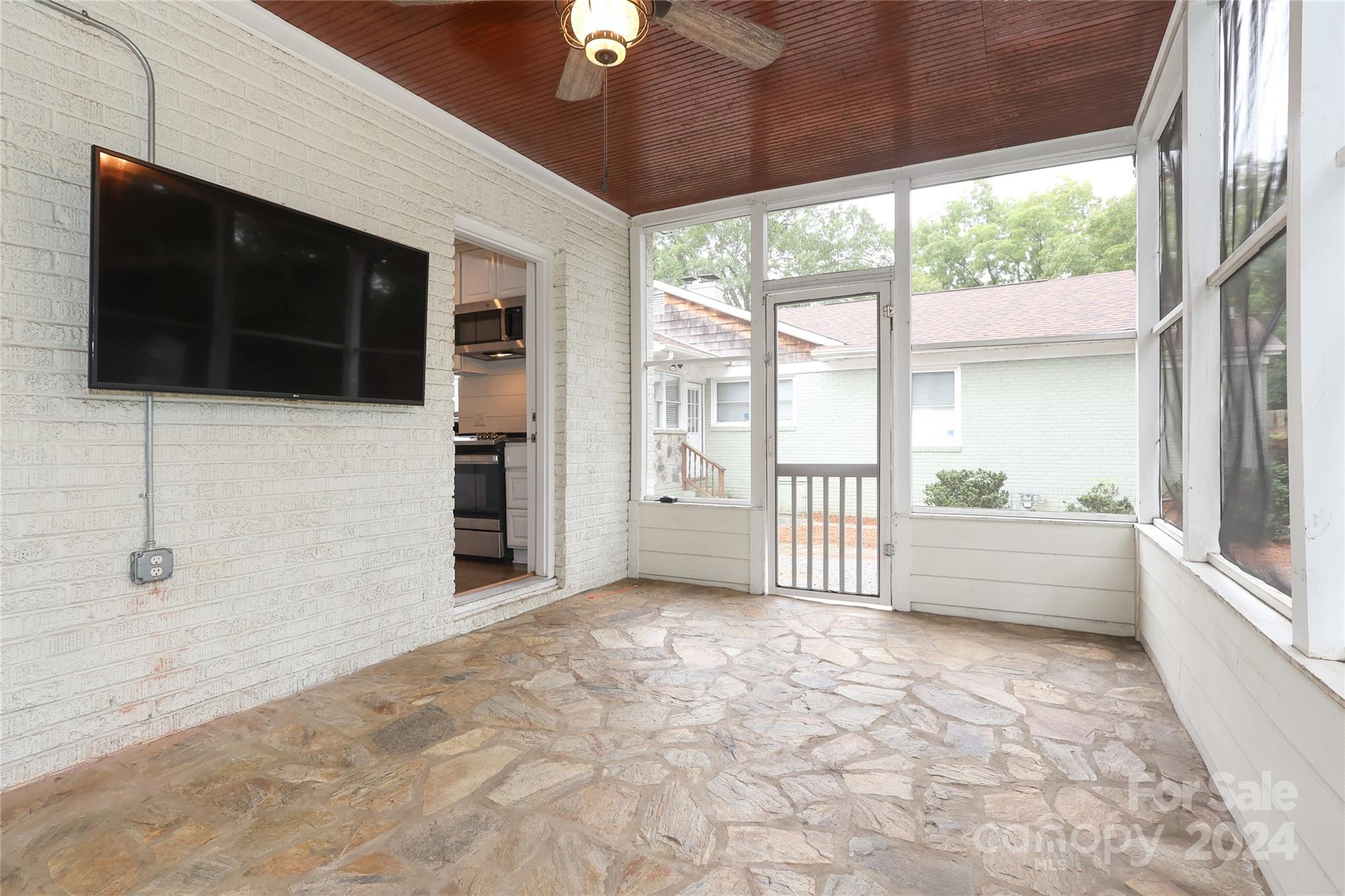 2012 Scott Avenue