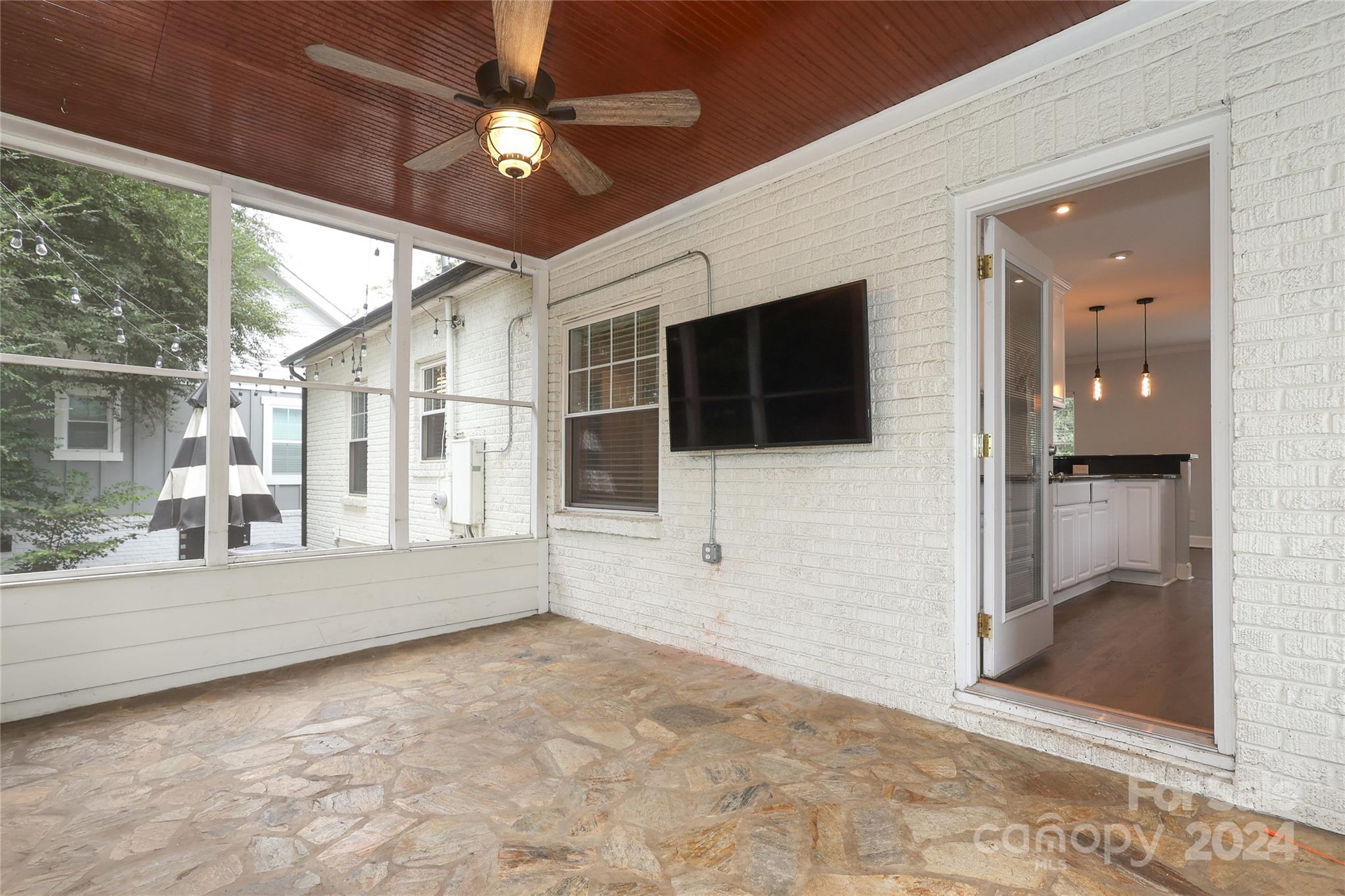 2012 Scott Avenue