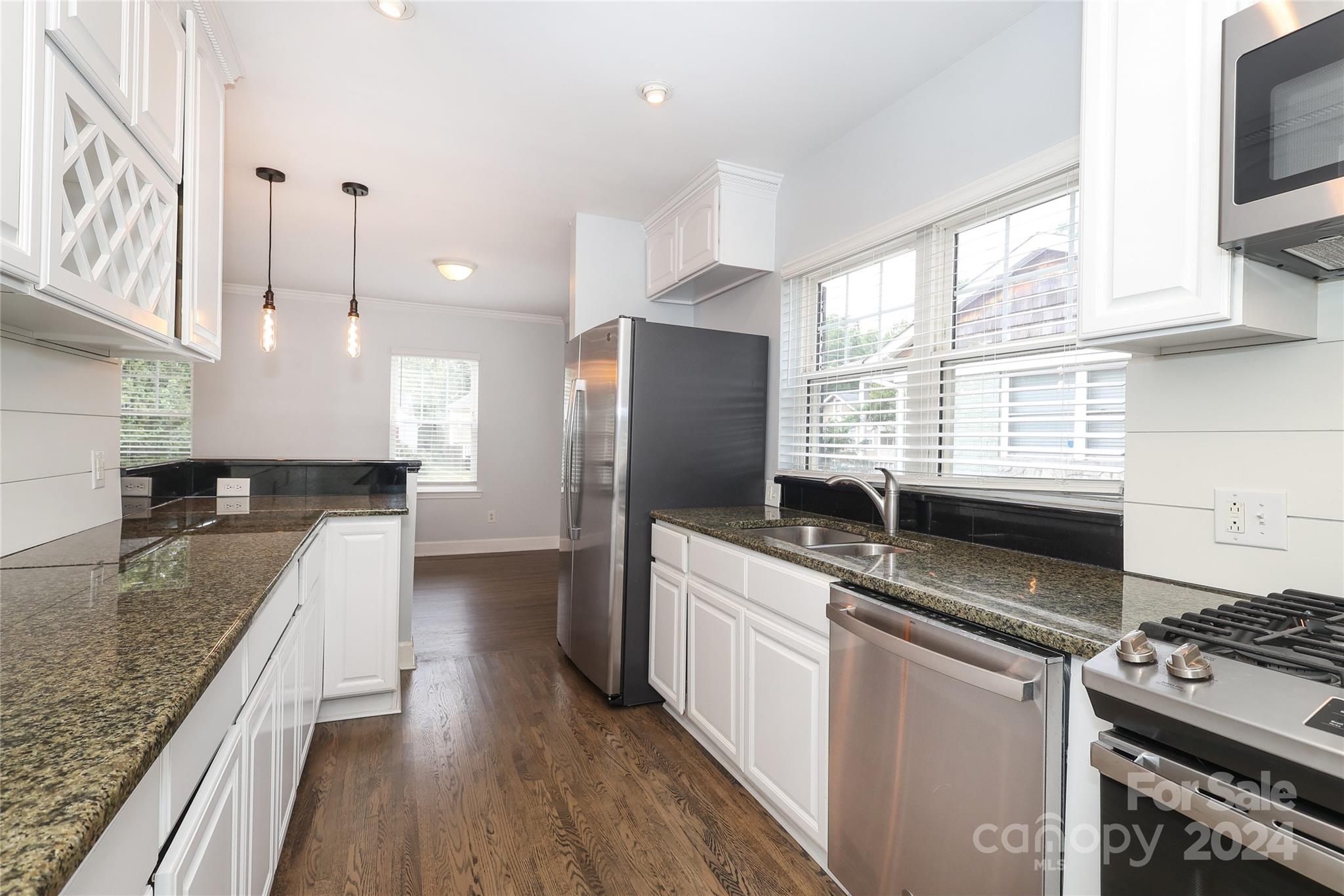 2012 Scott Avenue