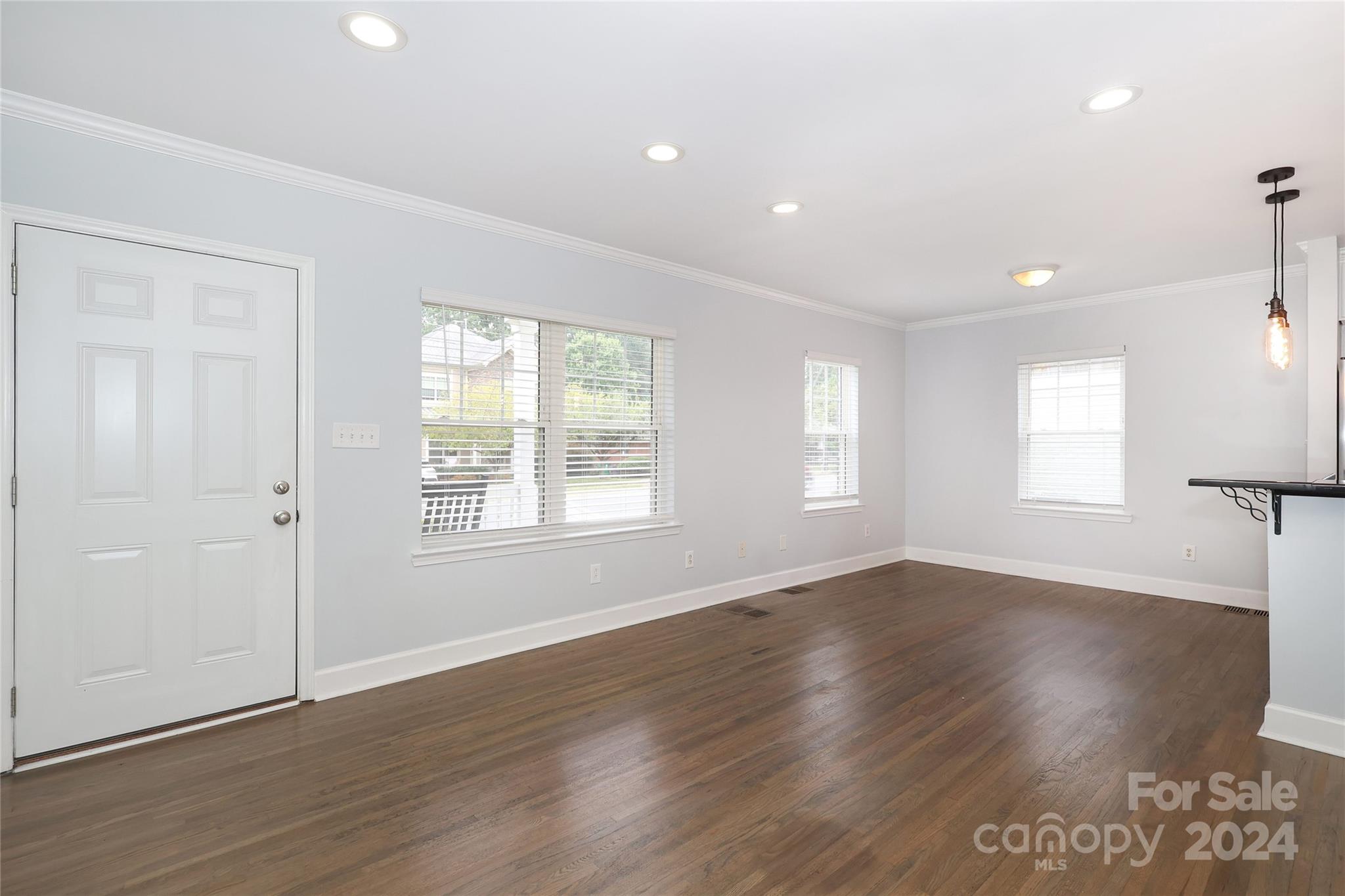 2012 Scott Avenue