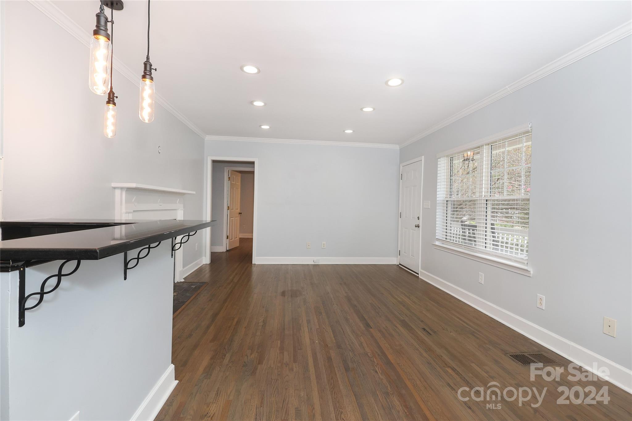 2012 Scott Avenue