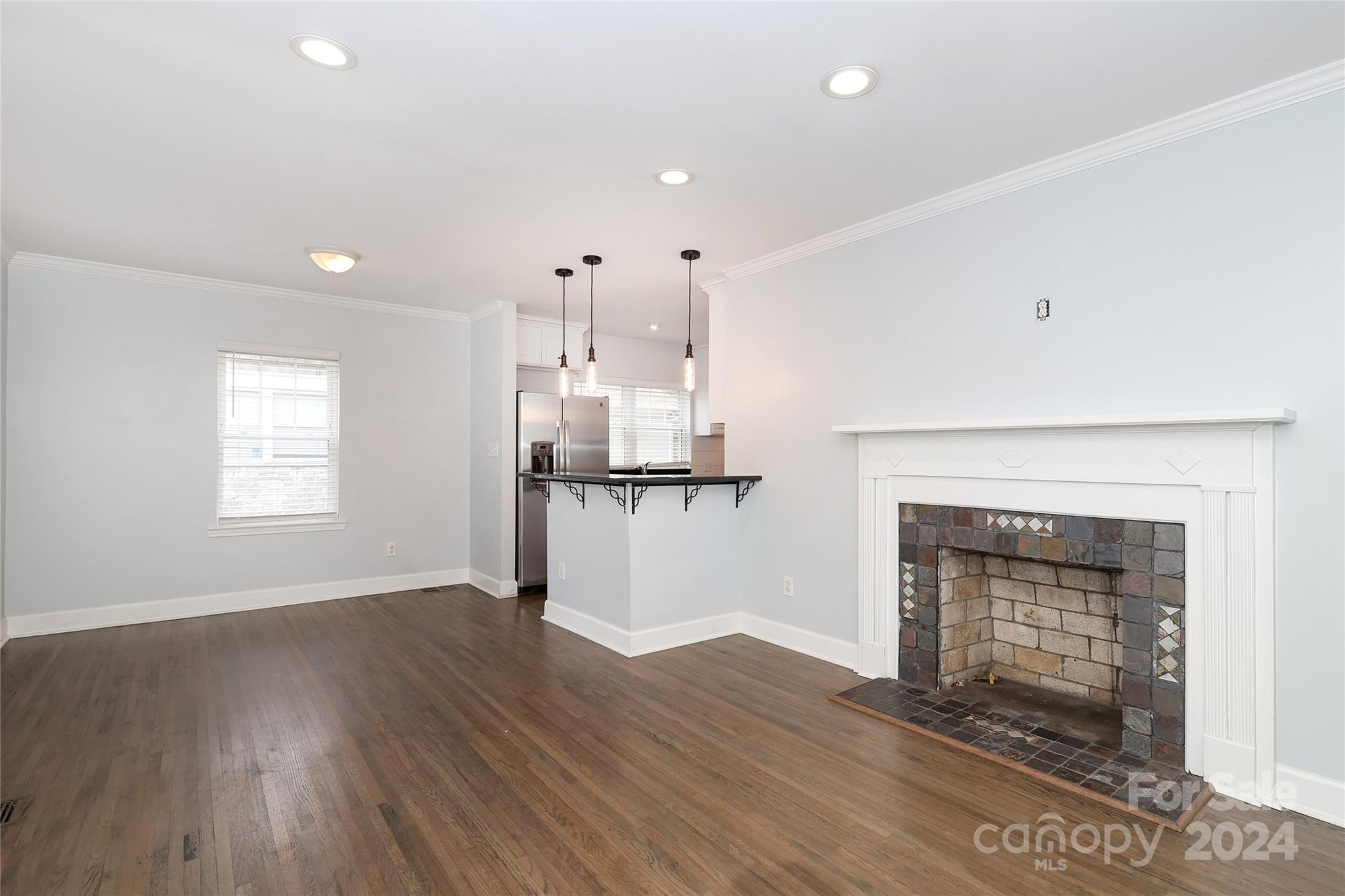 2012 Scott Avenue