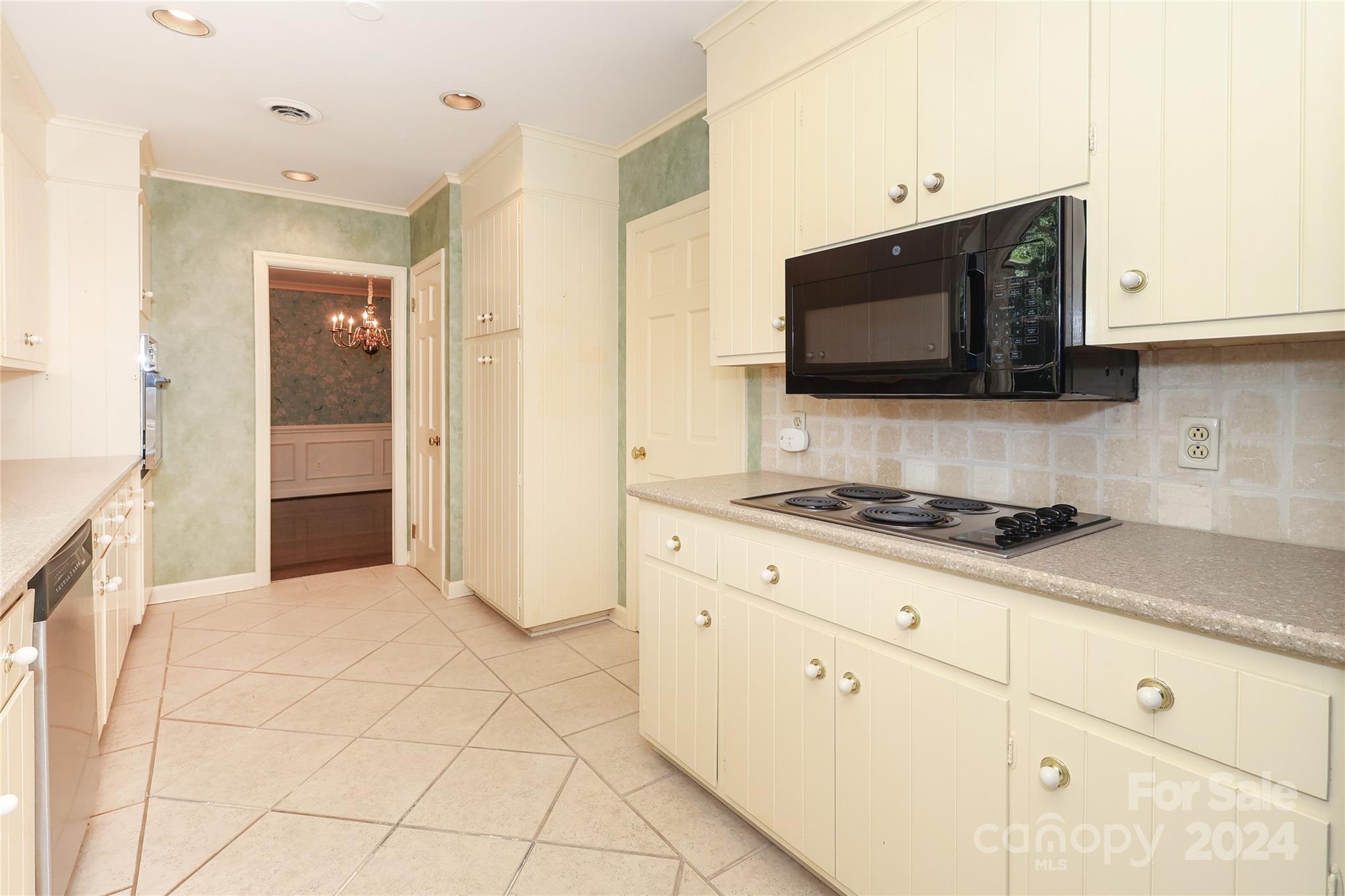6416 Ilex Court