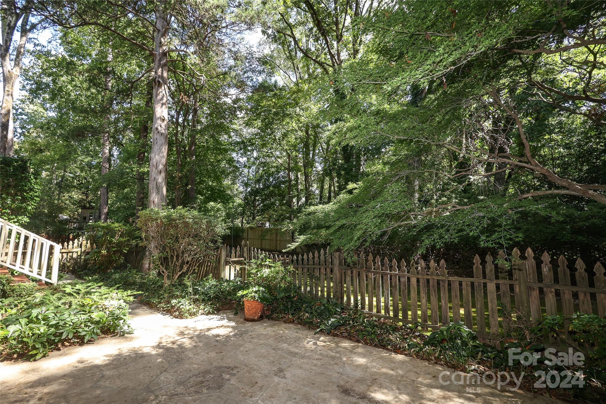 6416 Ilex Court