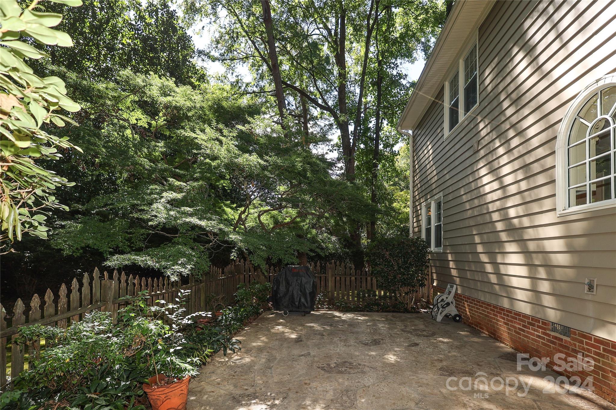 6416 Ilex Court