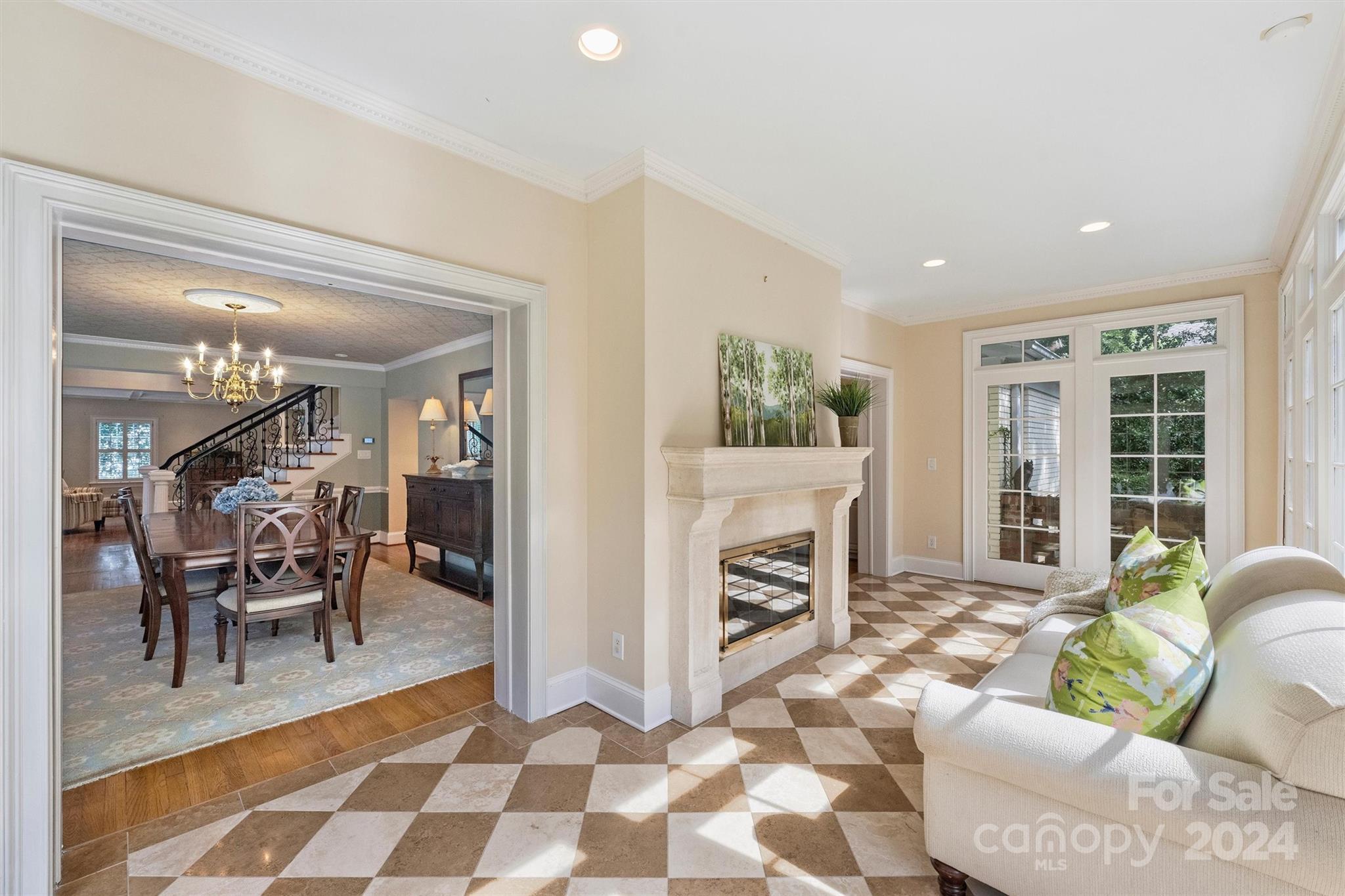 601 Cherokee Road
