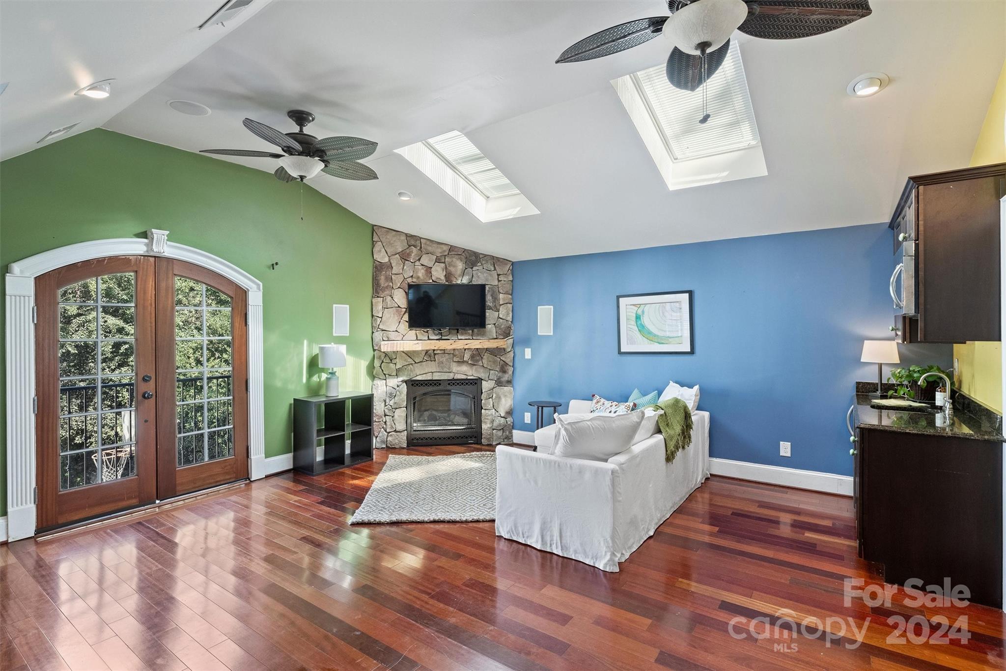 601 Cherokee Road