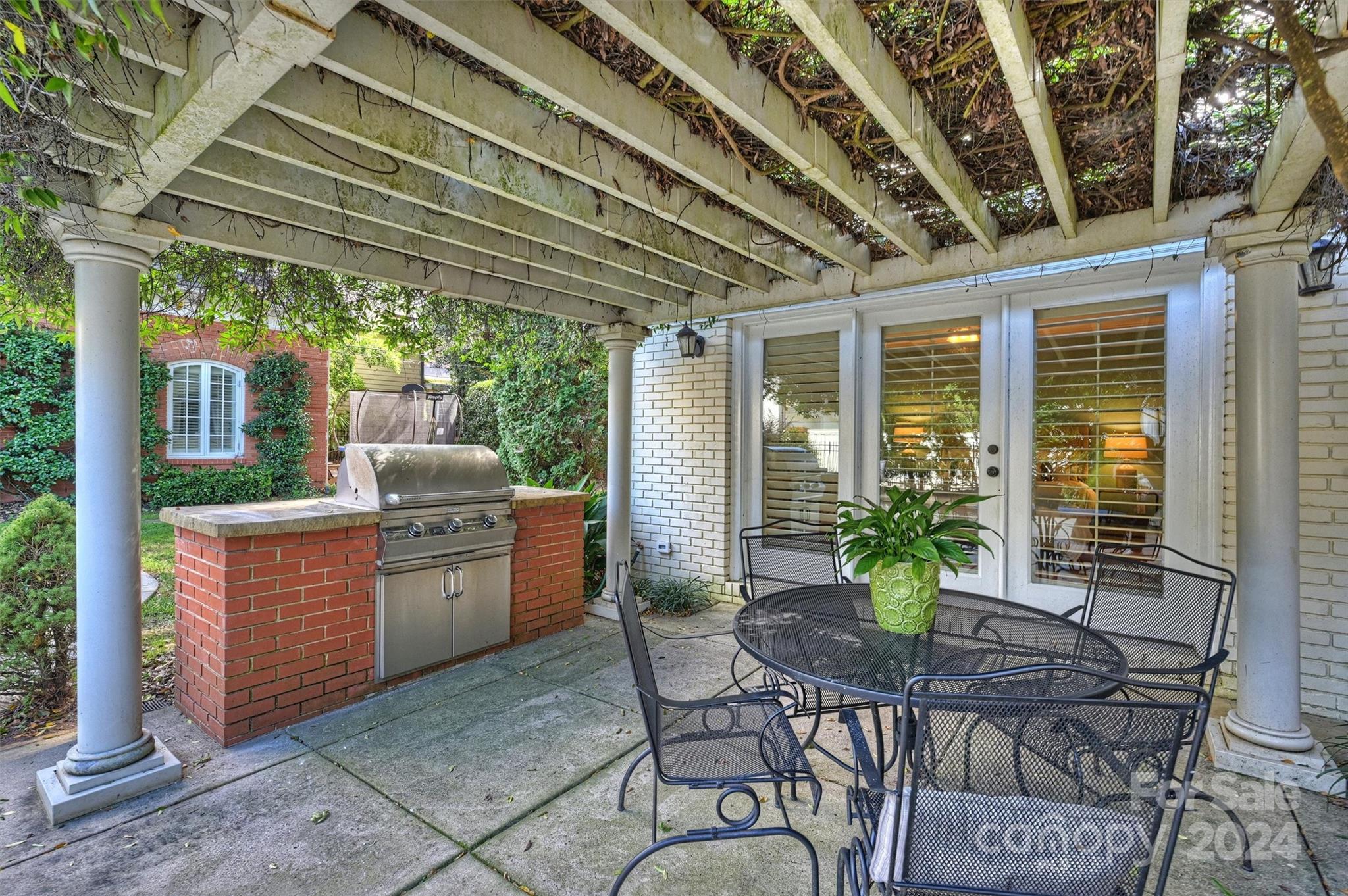 601 Cherokee Road
