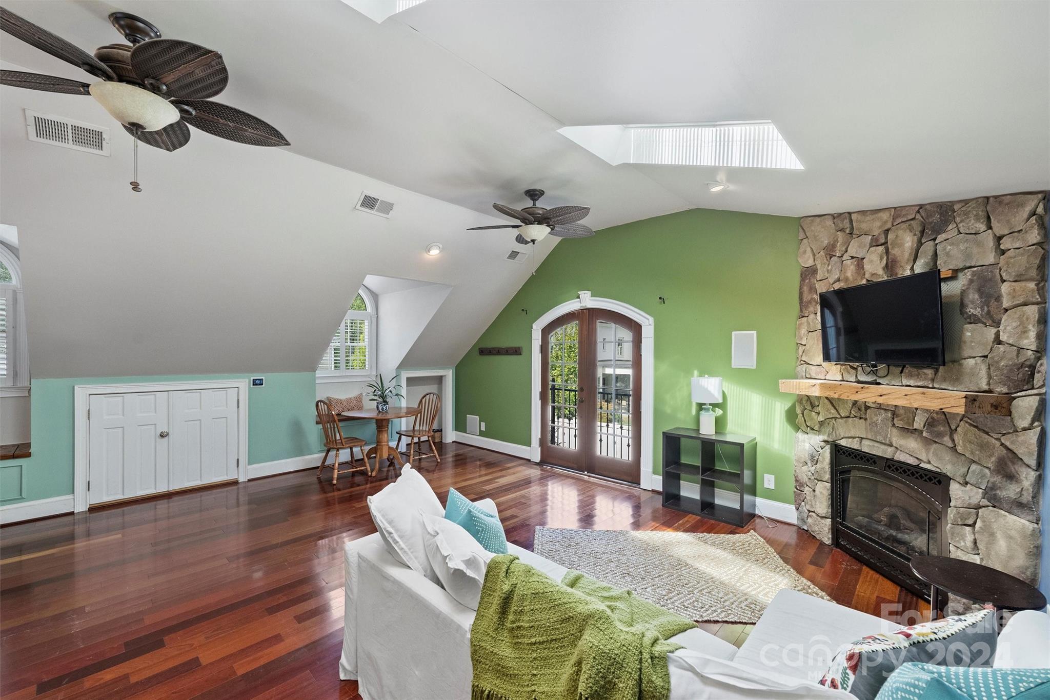 601 Cherokee Road
