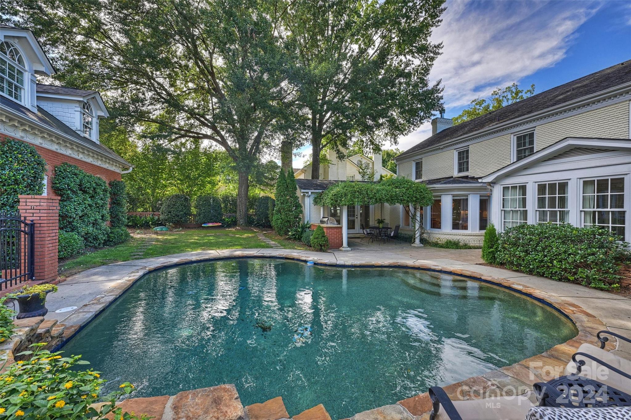 601 Cherokee Road