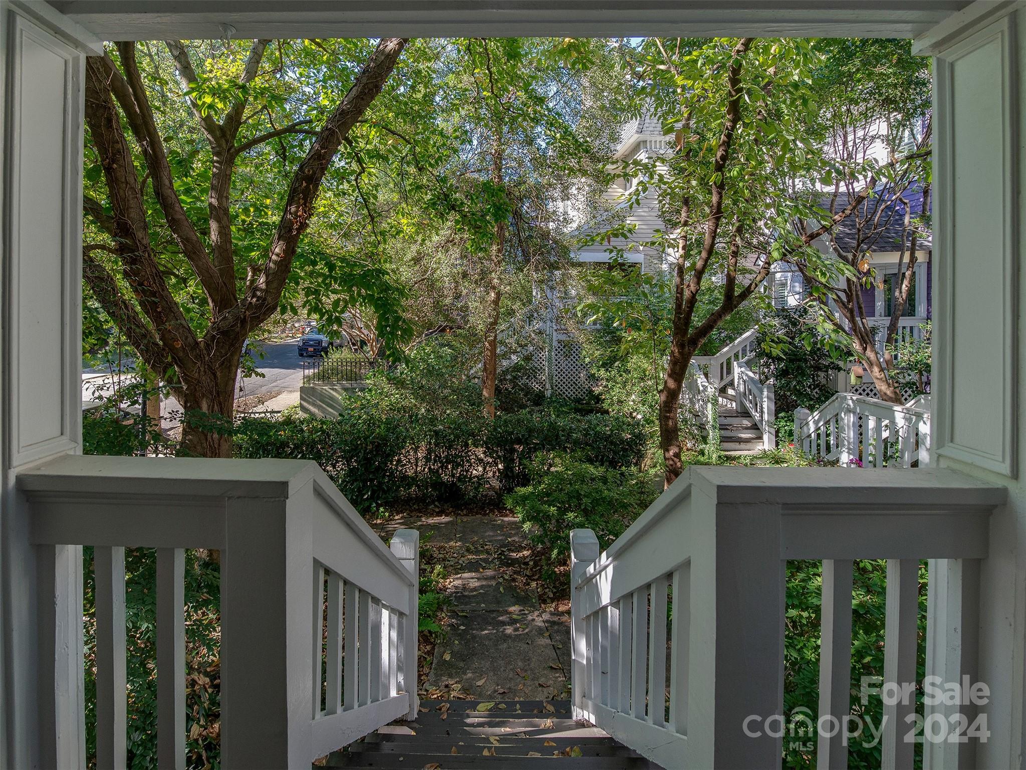 715 N Poplar Street