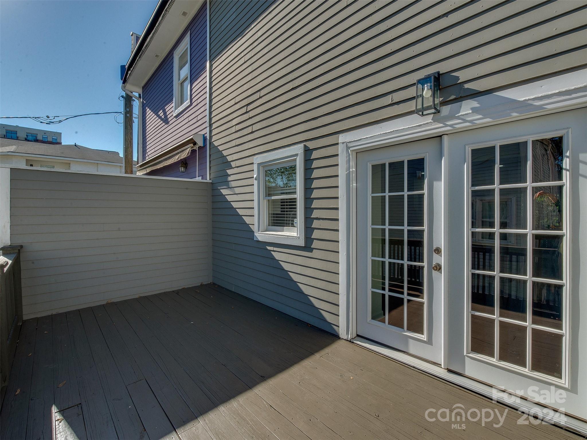 715 N Poplar Street
