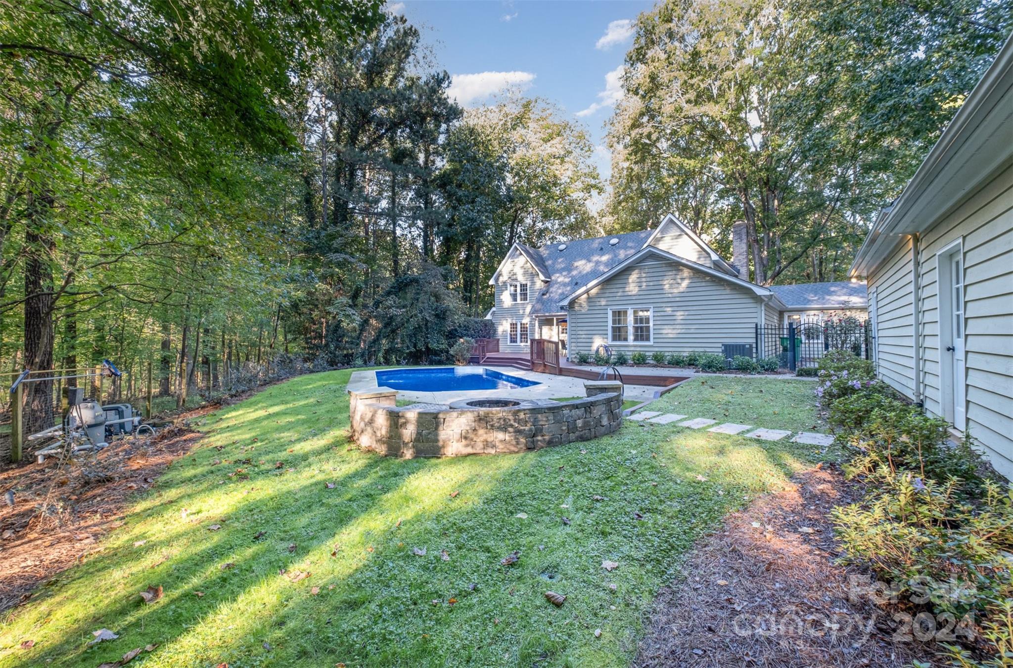 6100 Bittersweet Lane