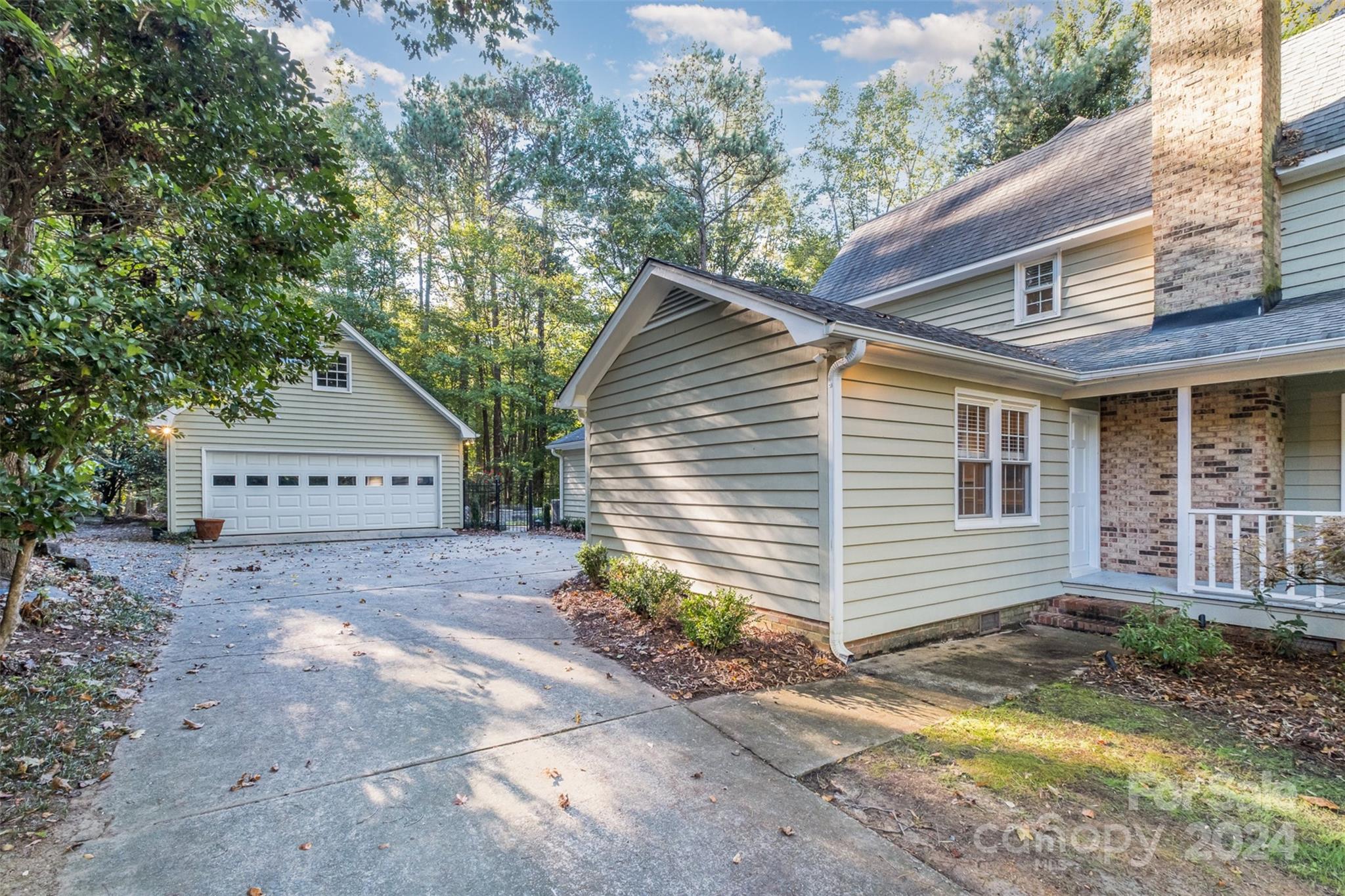 6100 Bittersweet Lane