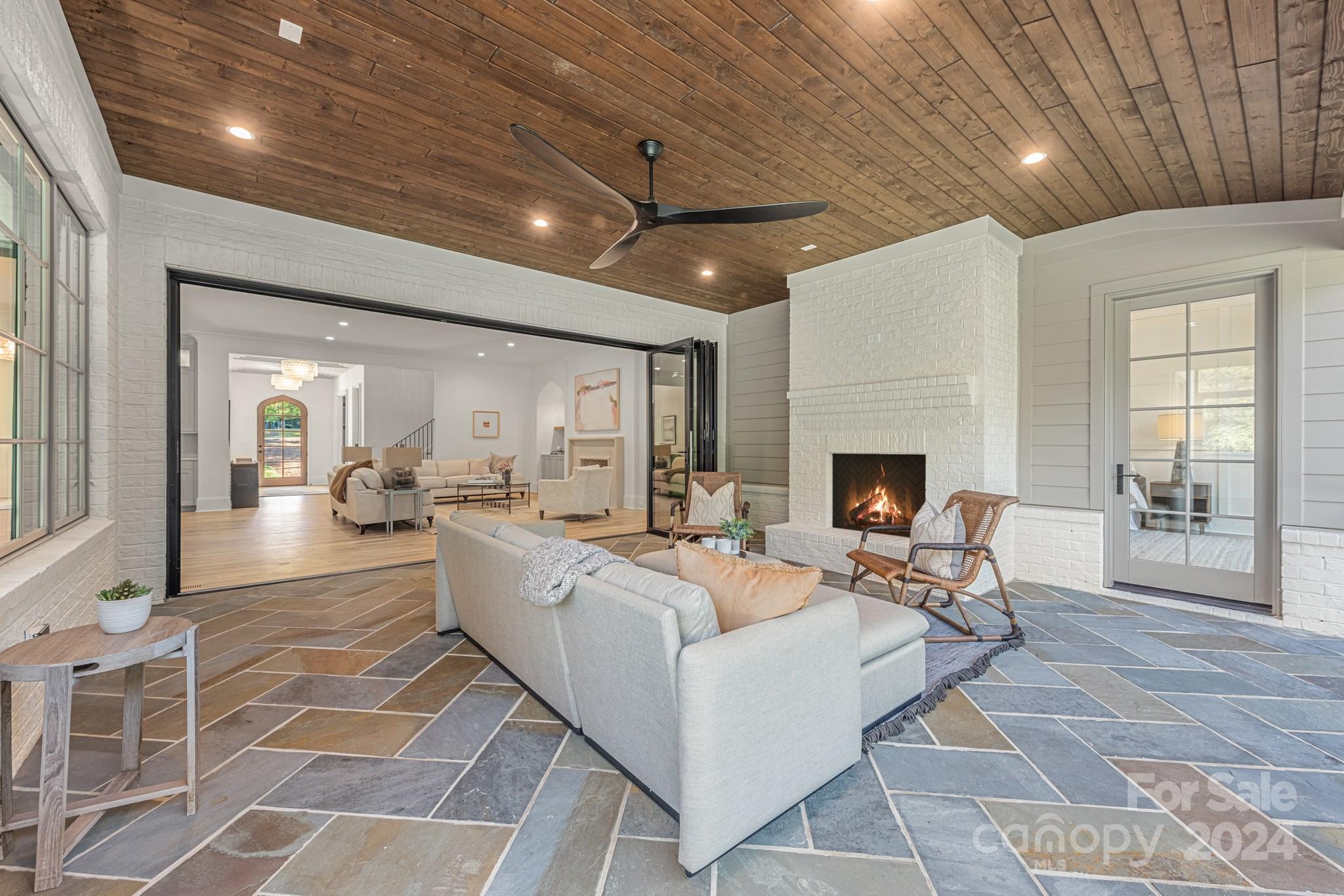 414 Shasta Ln