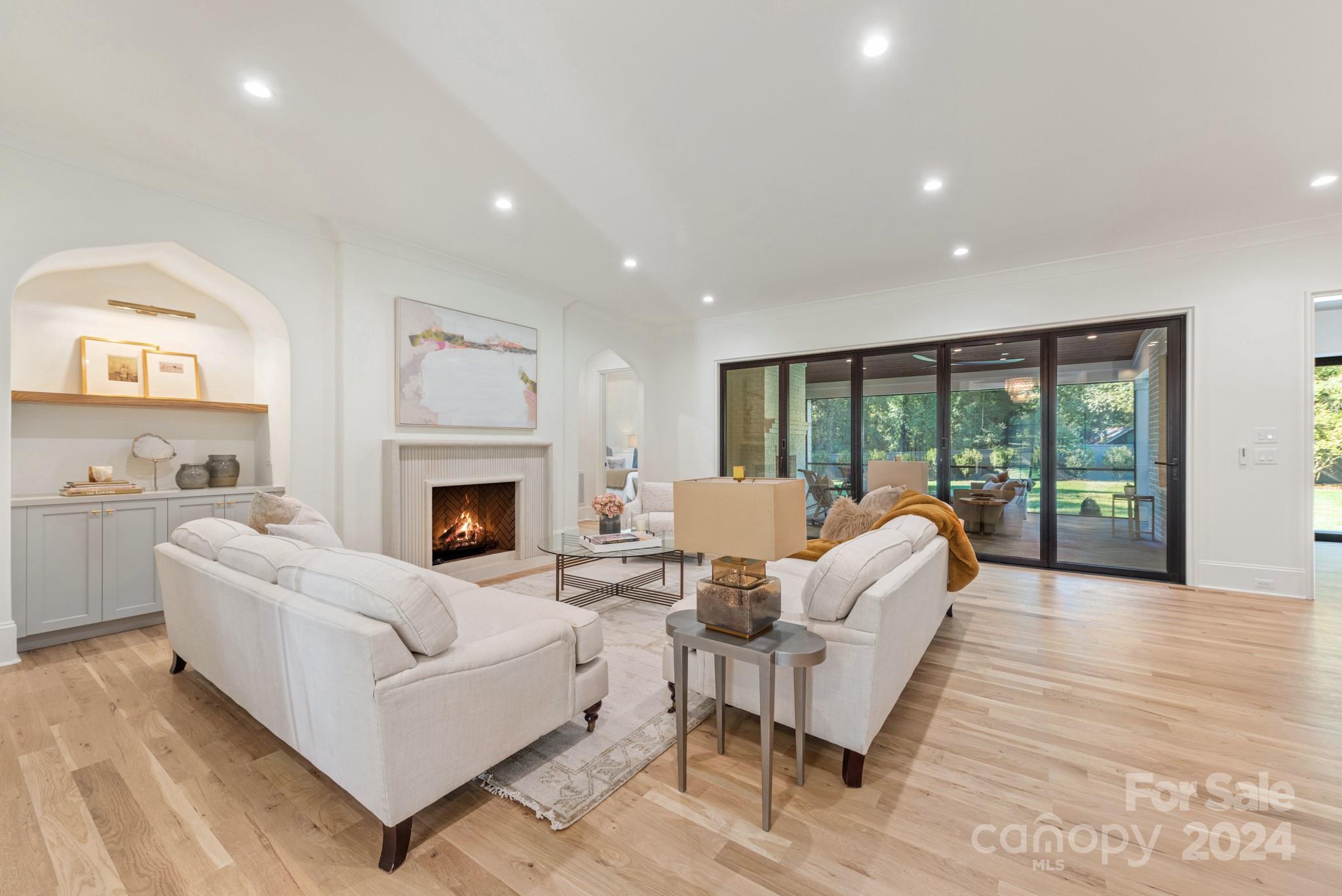 414 Shasta Ln