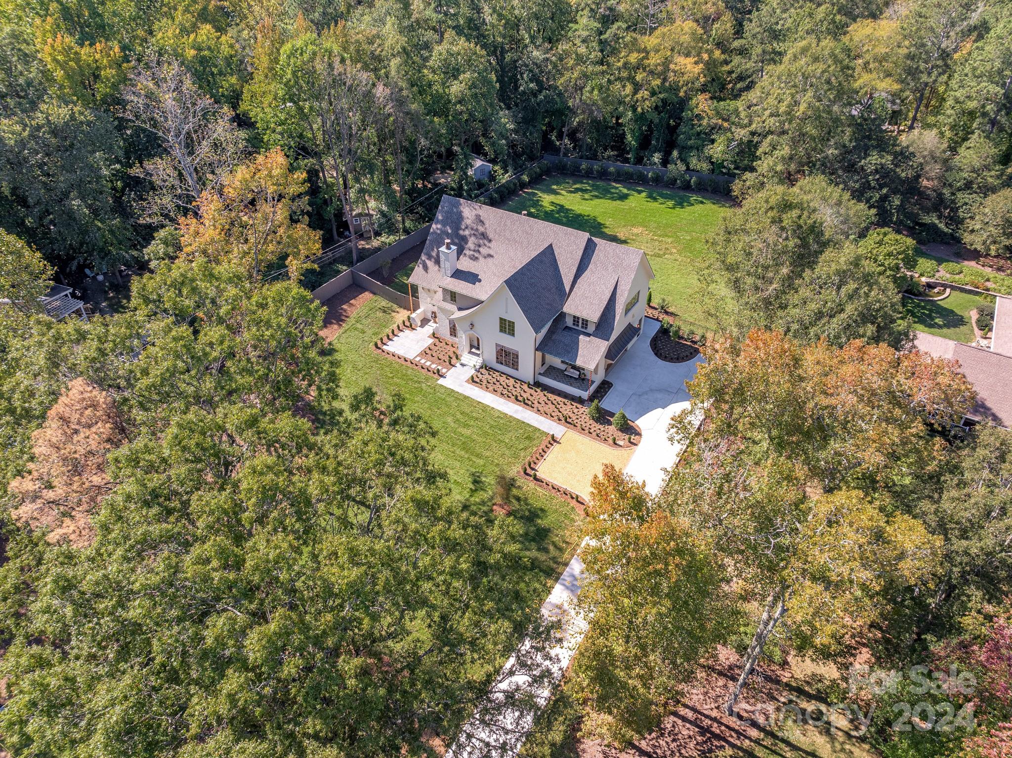 414 Shasta Ln