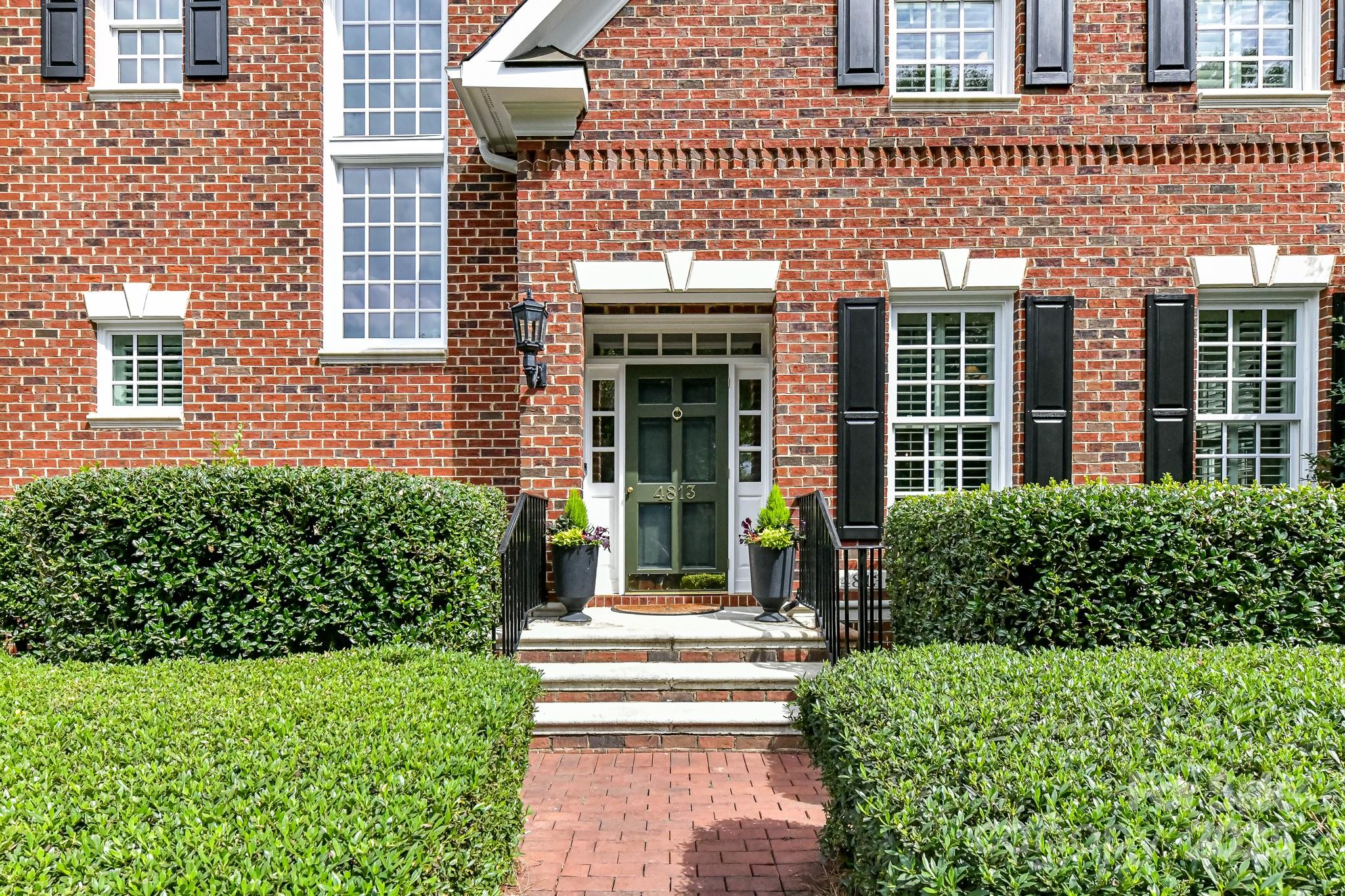 4813 Cambridge Crescent Drive