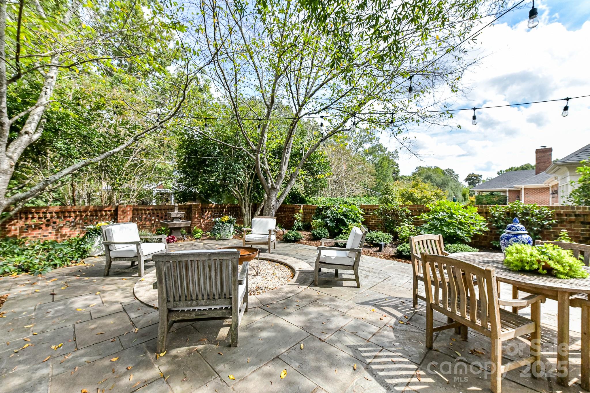 4813 Cambridge Crescent Drive