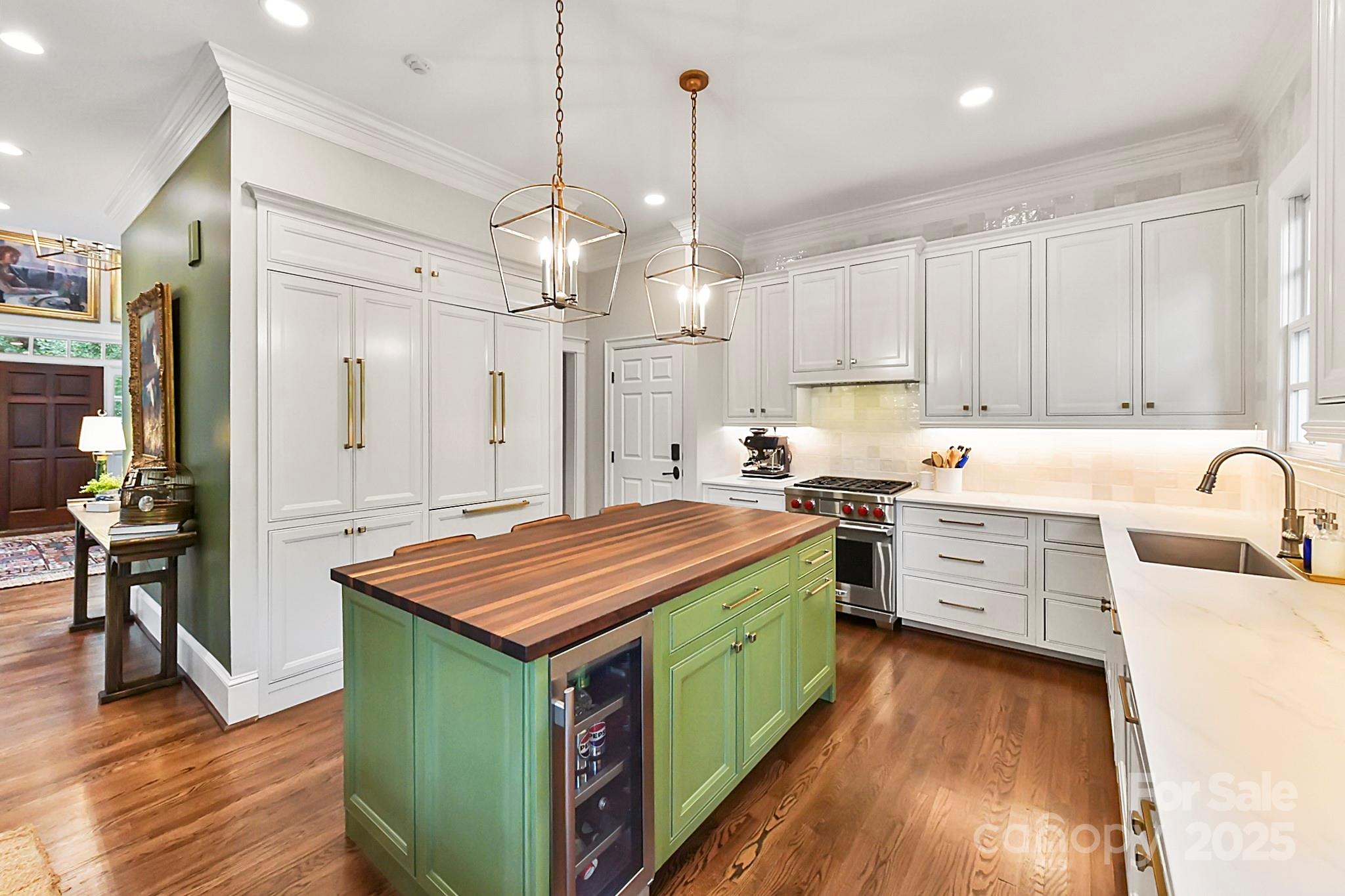 4813 Cambridge Crescent Drive