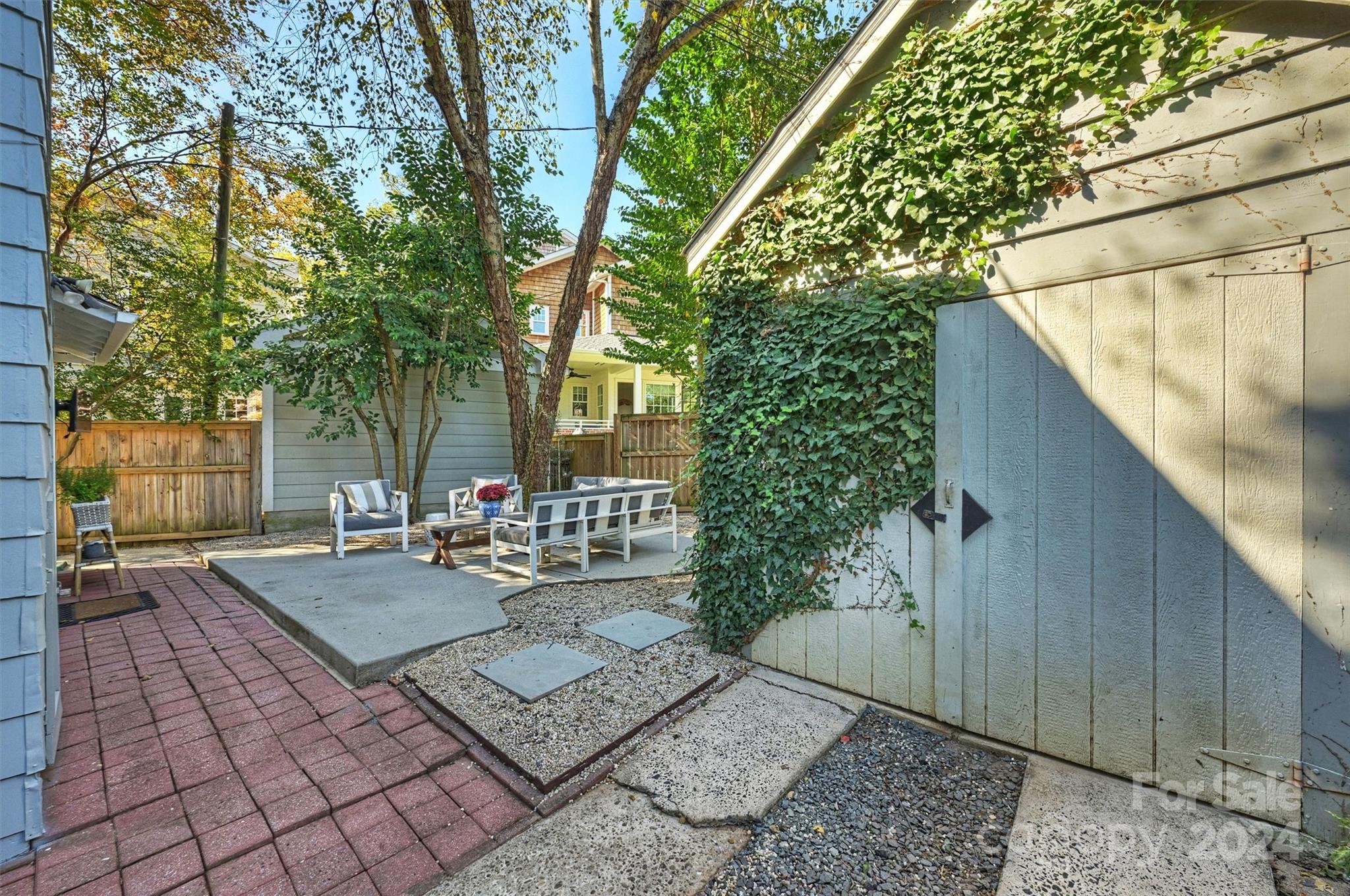 2109 Lombardy Circle