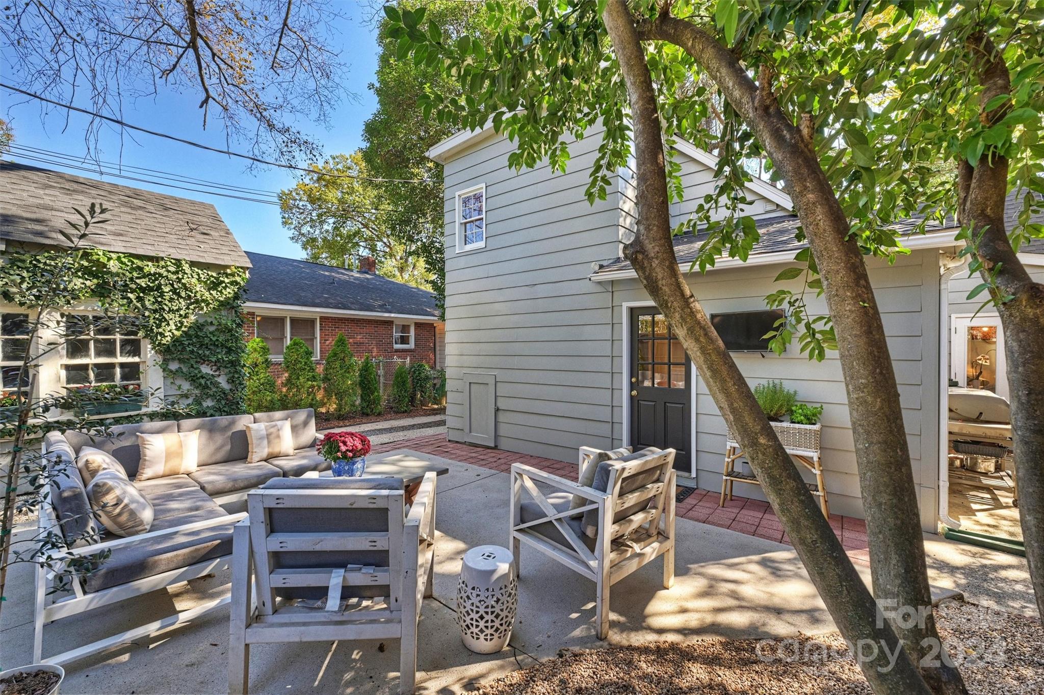 2109 Lombardy Circle