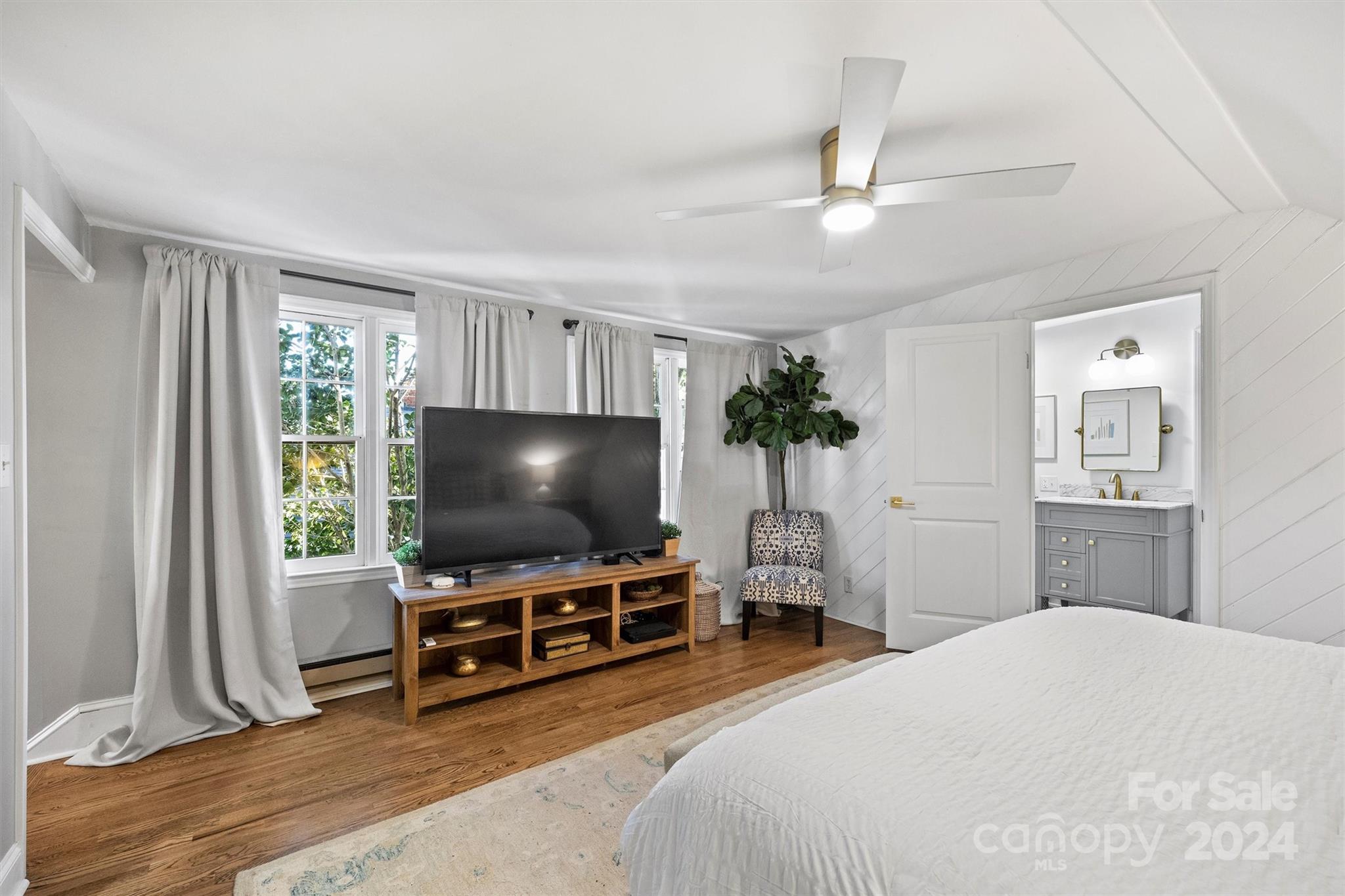 2109 Lombardy Circle