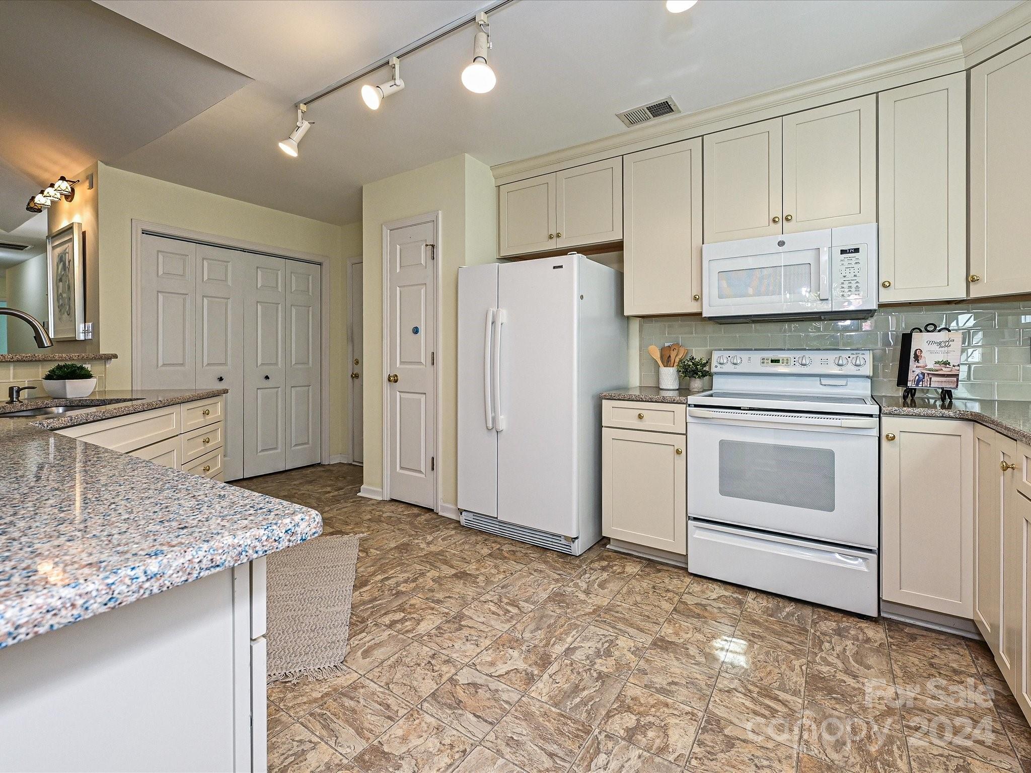 617 Kelford Lane