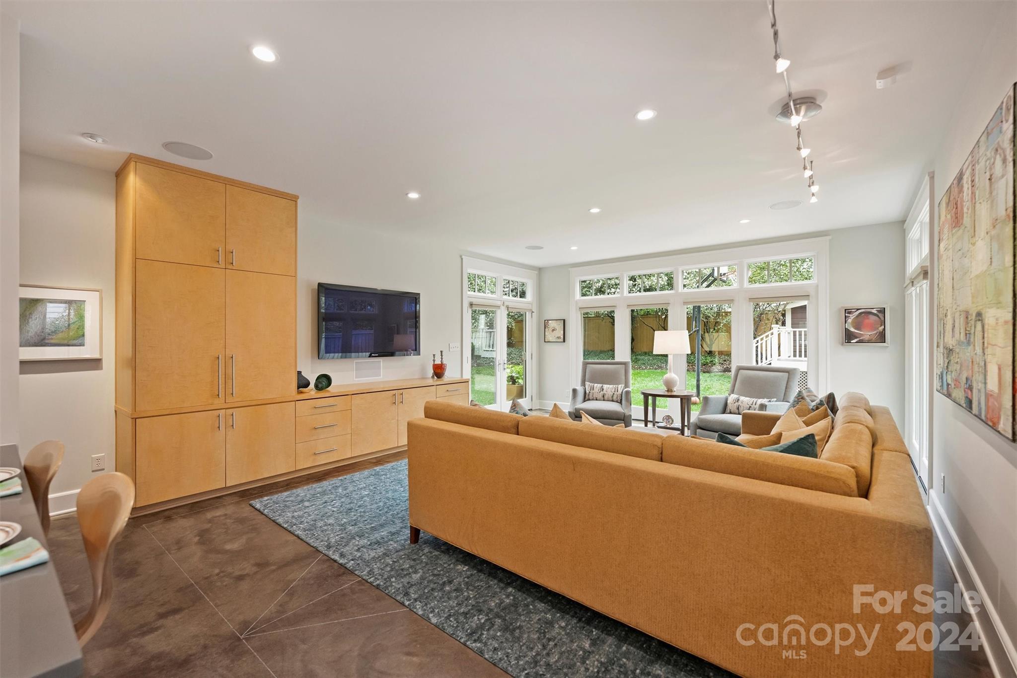 2526 Normandy Road