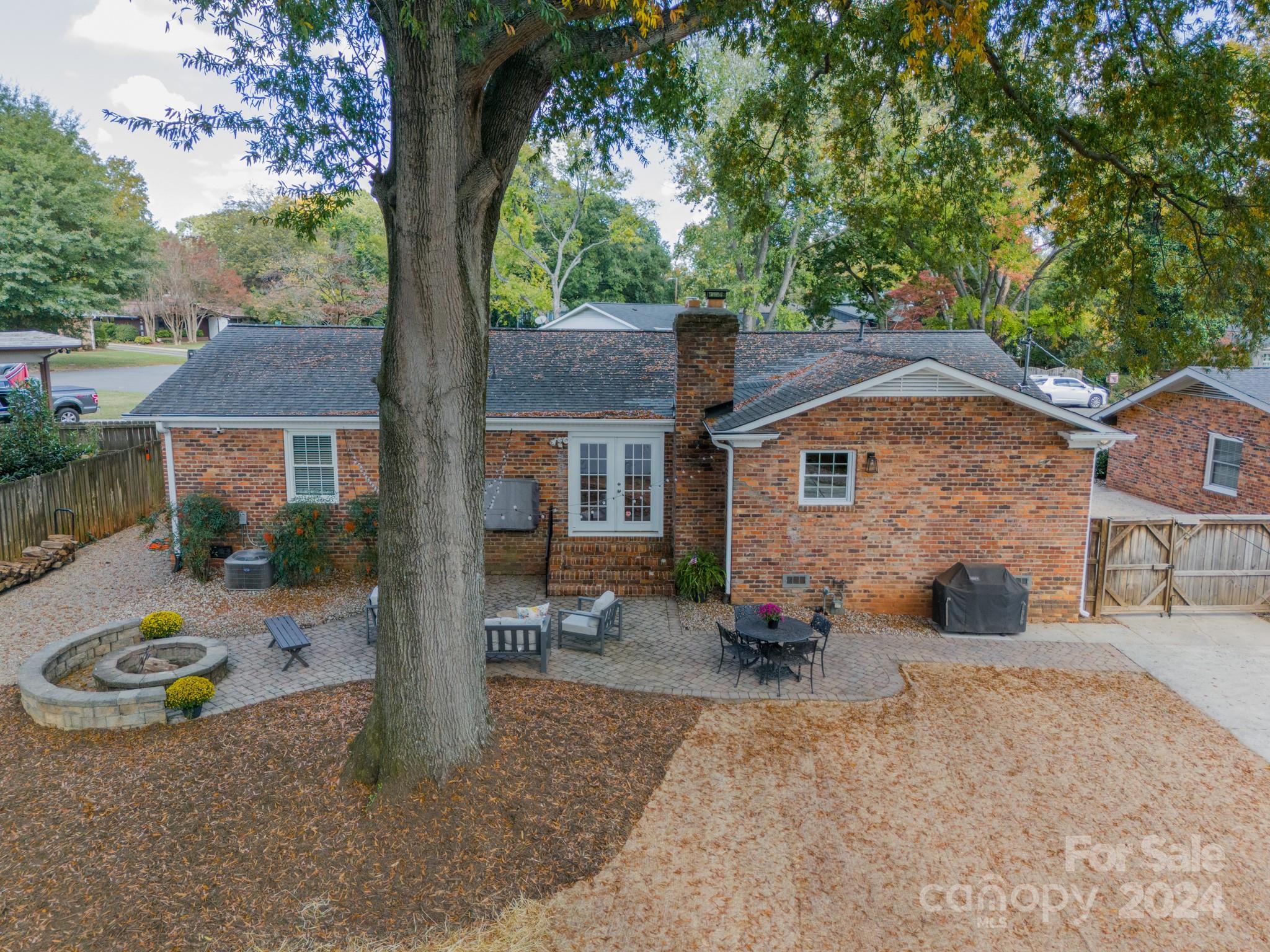 608 Gentry Place