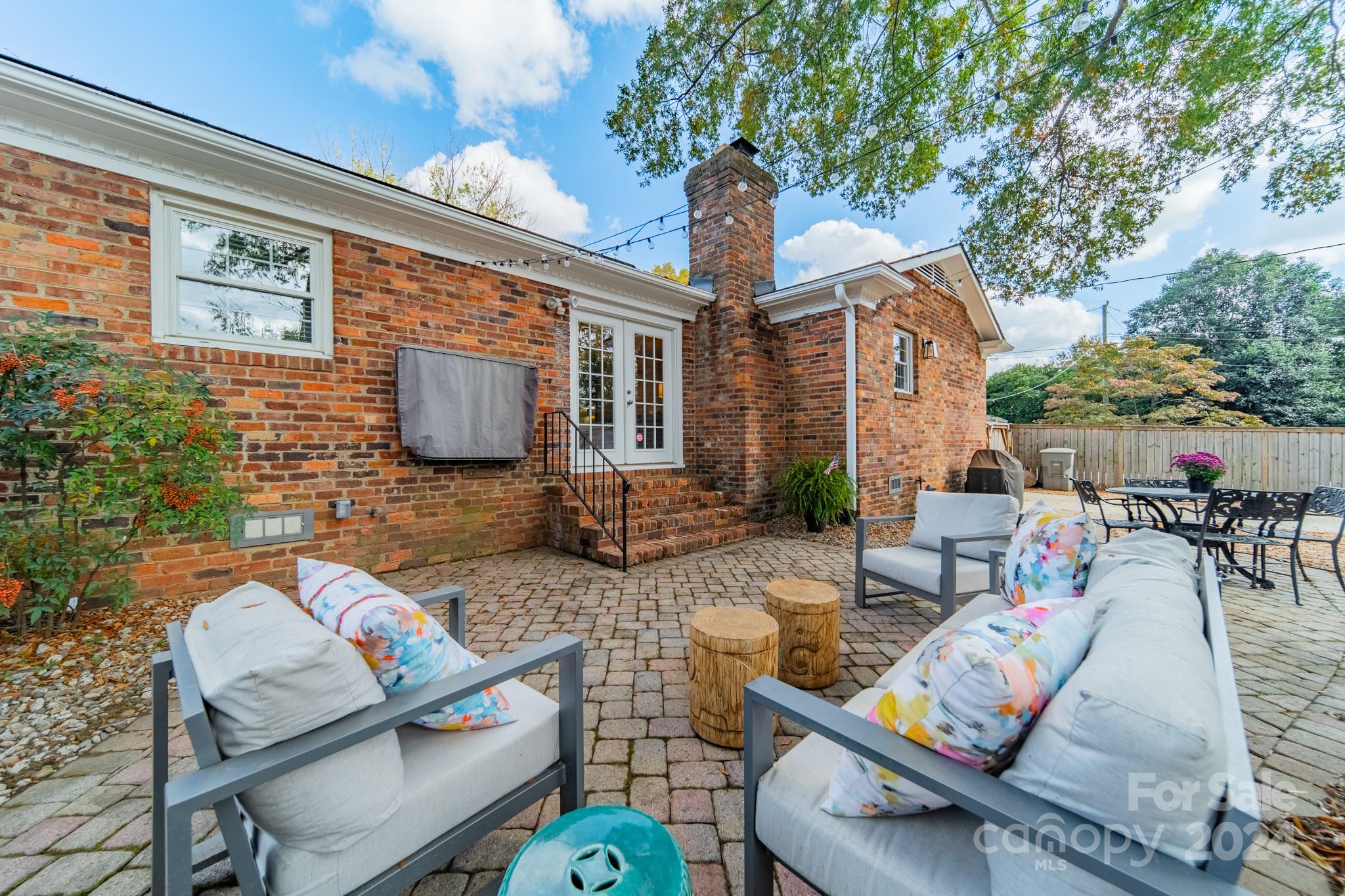 608 Gentry Place