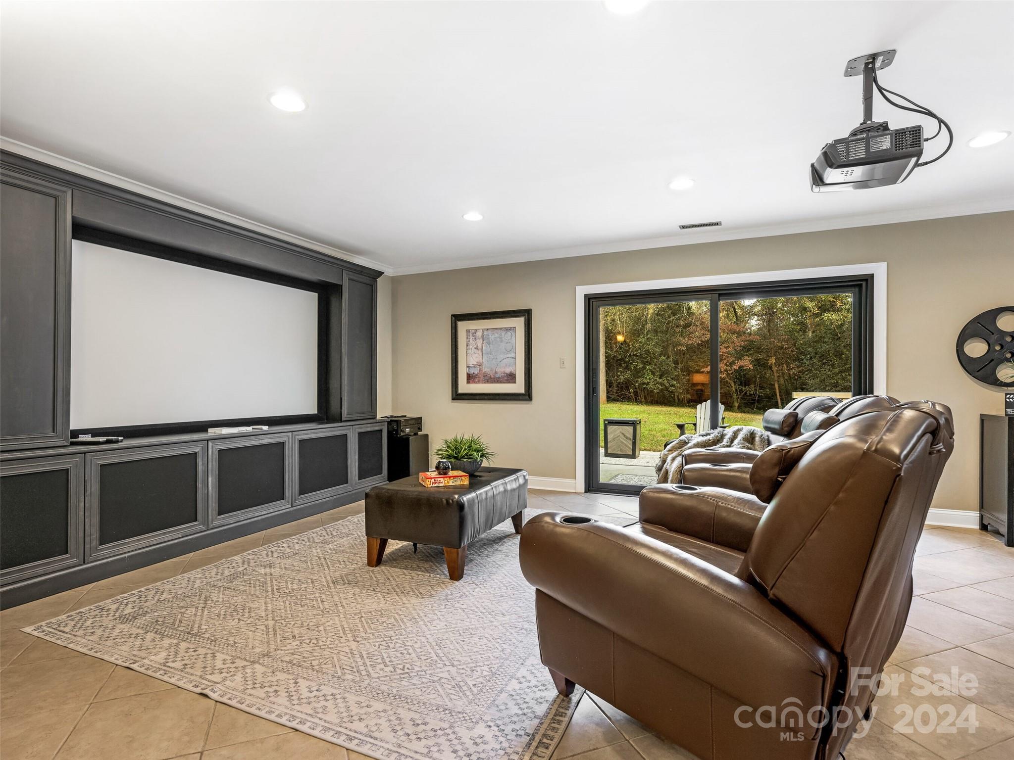 5652 Lansing Drive