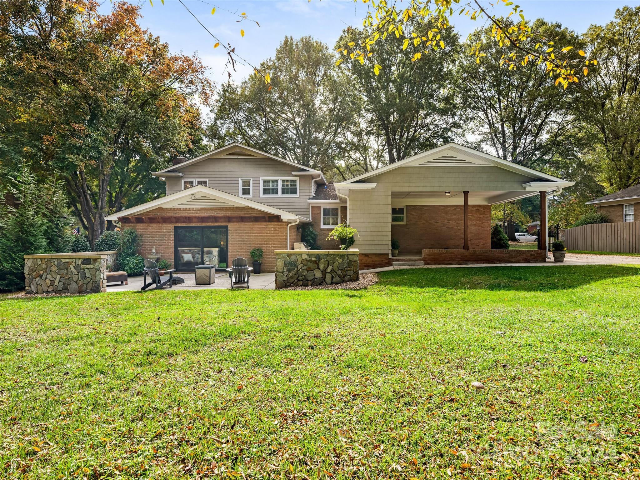5652 Lansing Drive