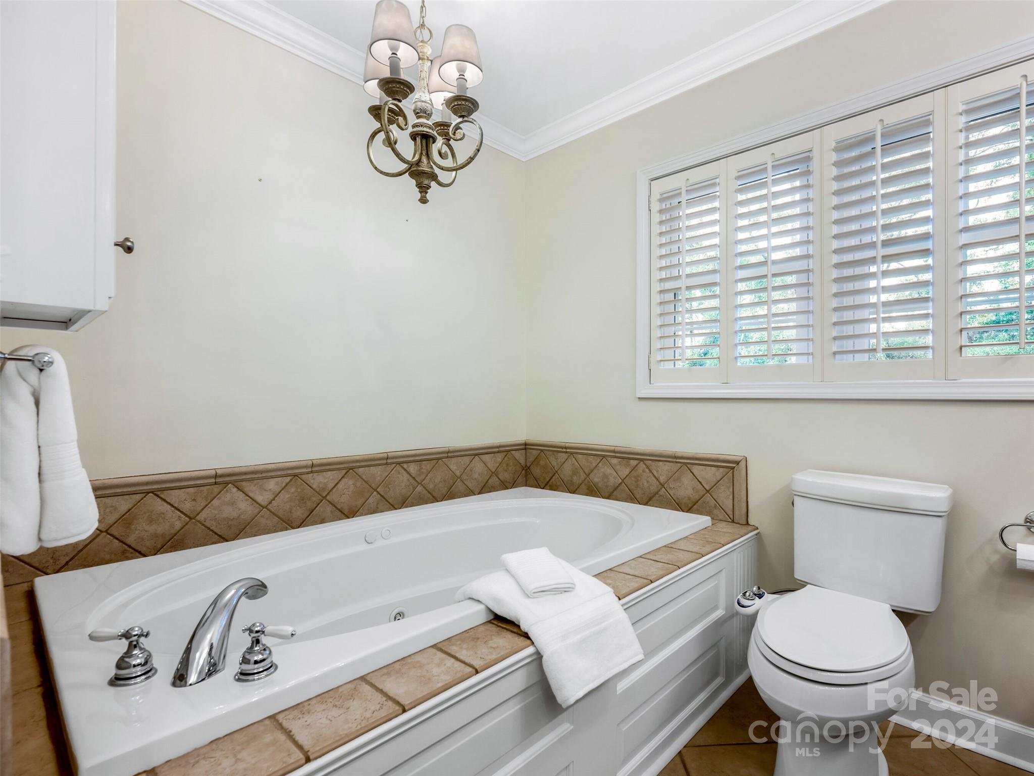 5652 Lansing Drive