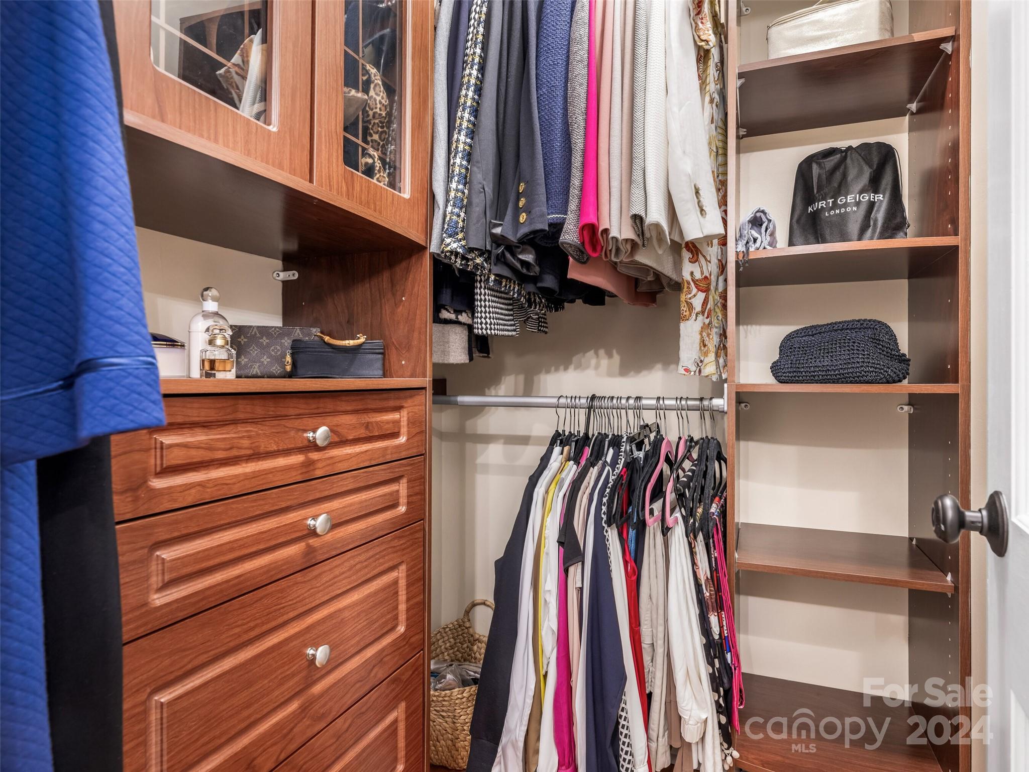 5652 Lansing Drive
