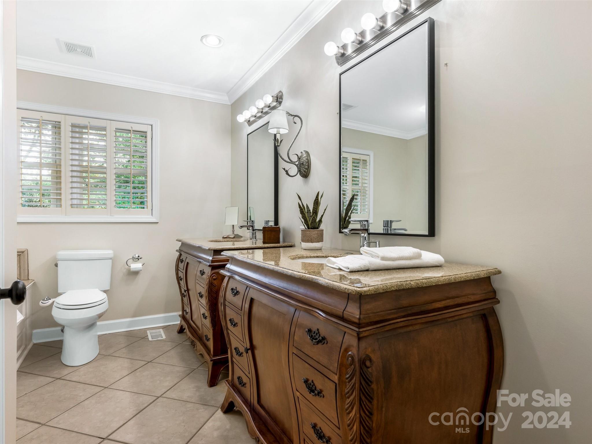 5652 Lansing Drive