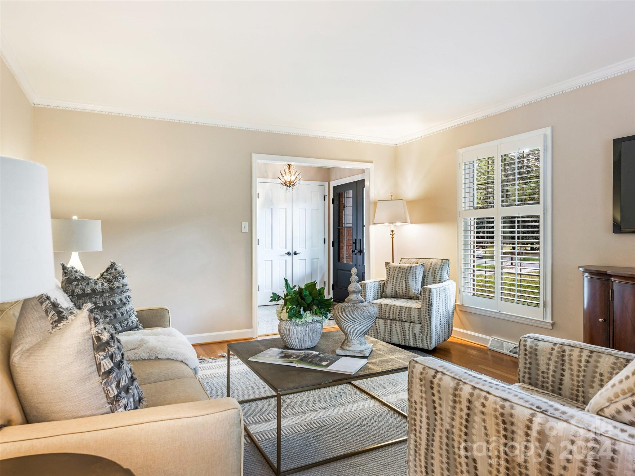 5652 Lansing Drive