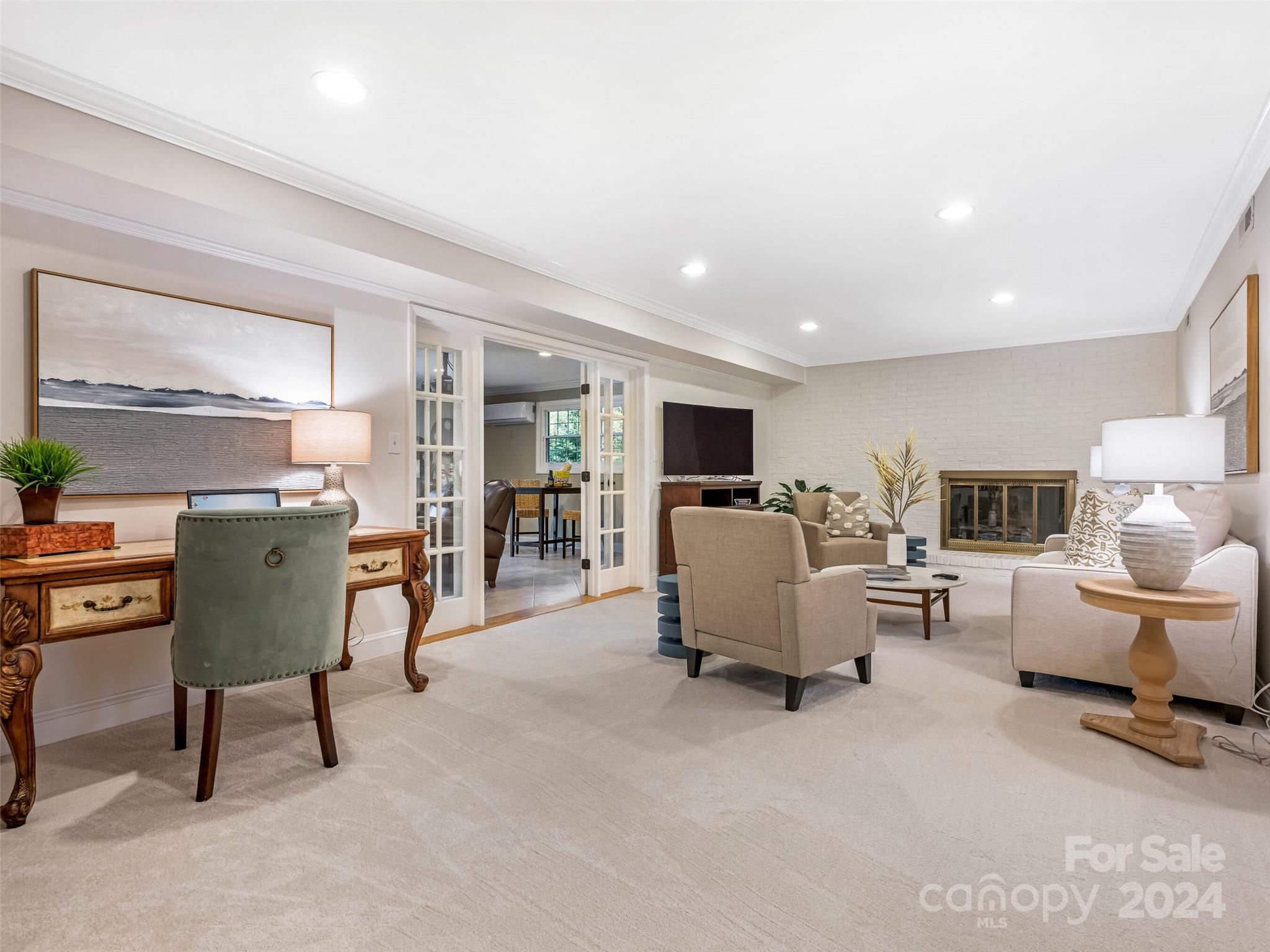5652 Lansing Drive