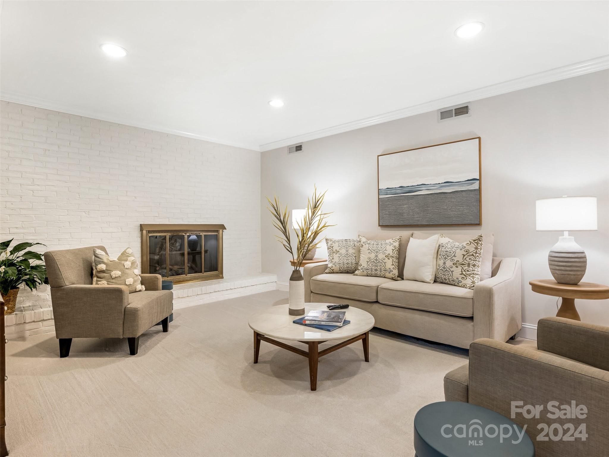 5652 Lansing Drive