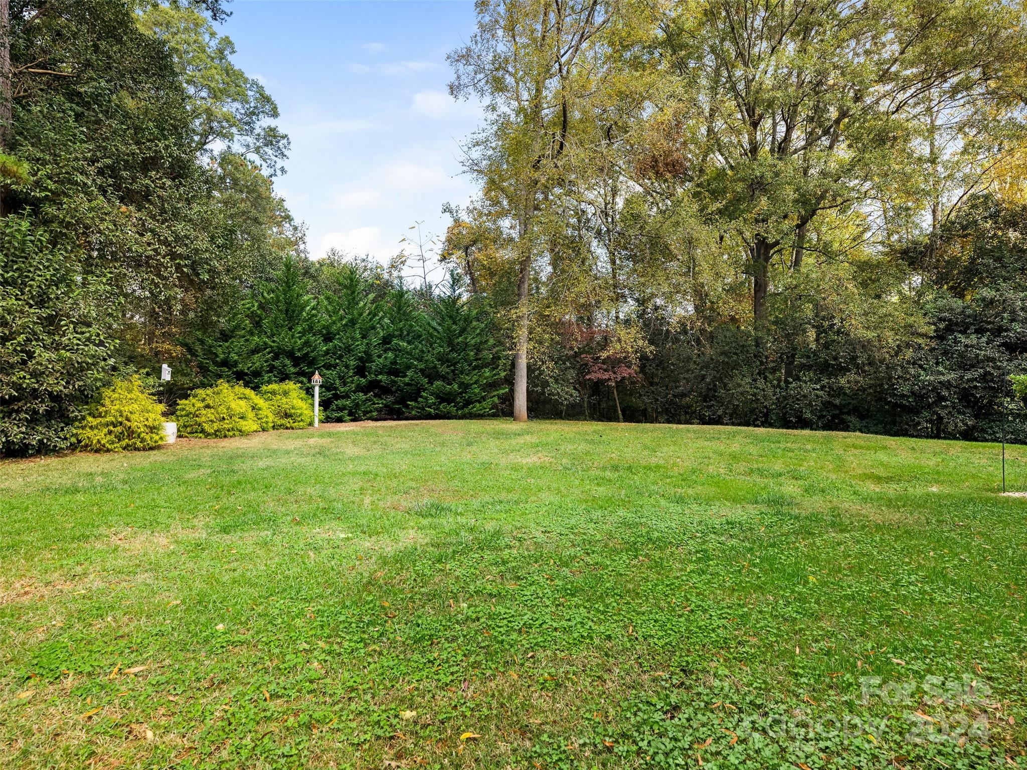 5652 Lansing Drive
