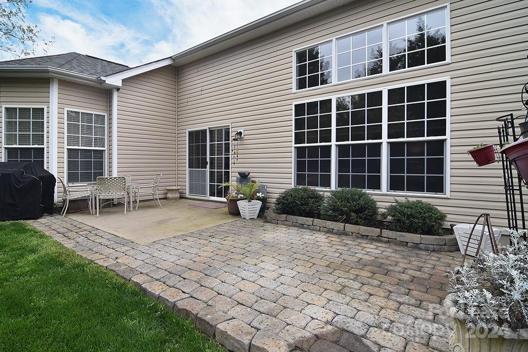 1116 Sarandon Drive