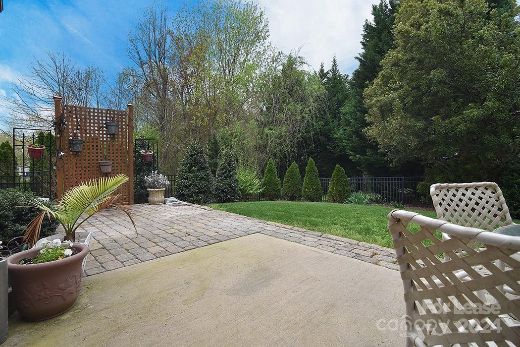1116 Sarandon Drive